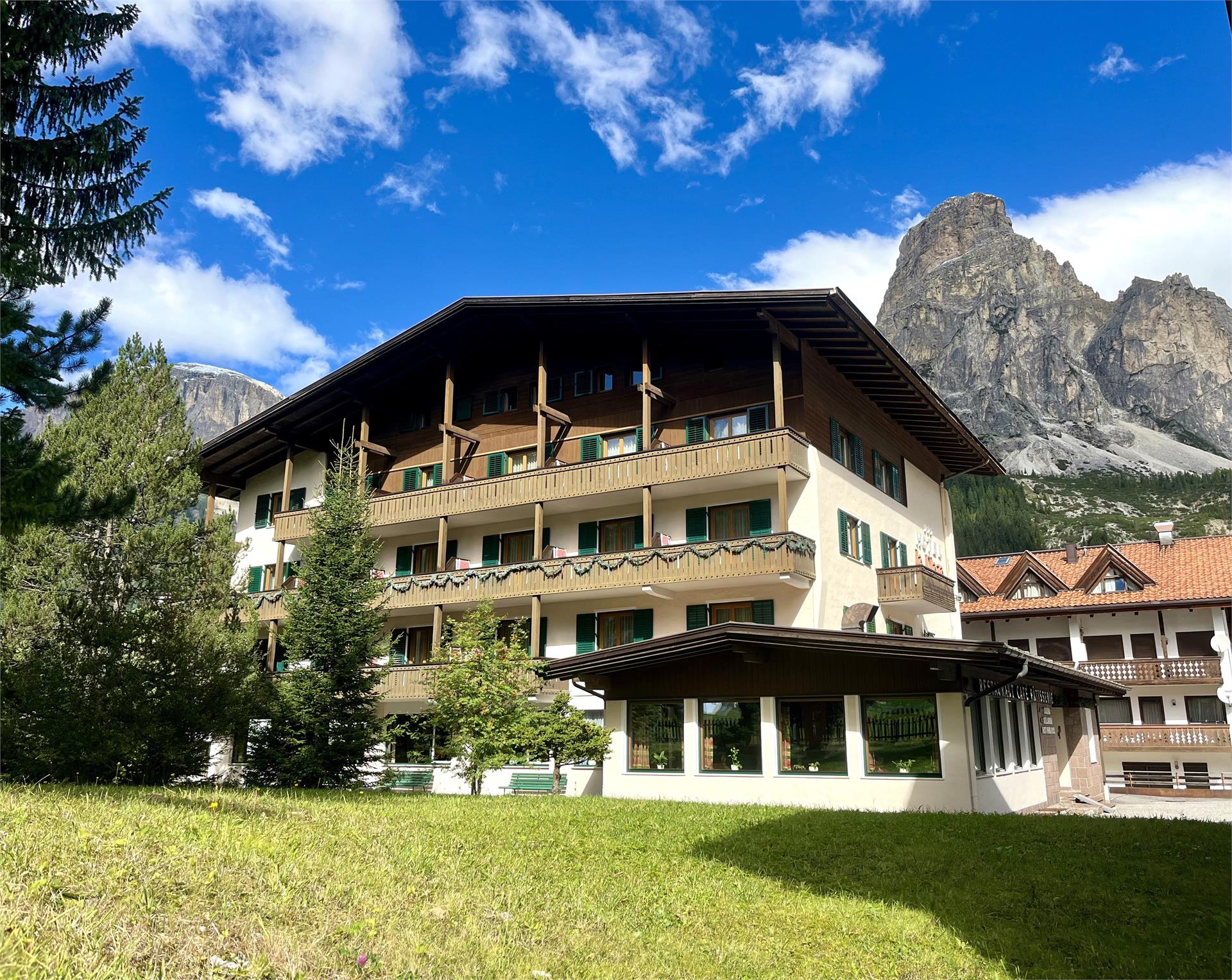 Hotel La Plaza Corvara 3 suedtirol.info