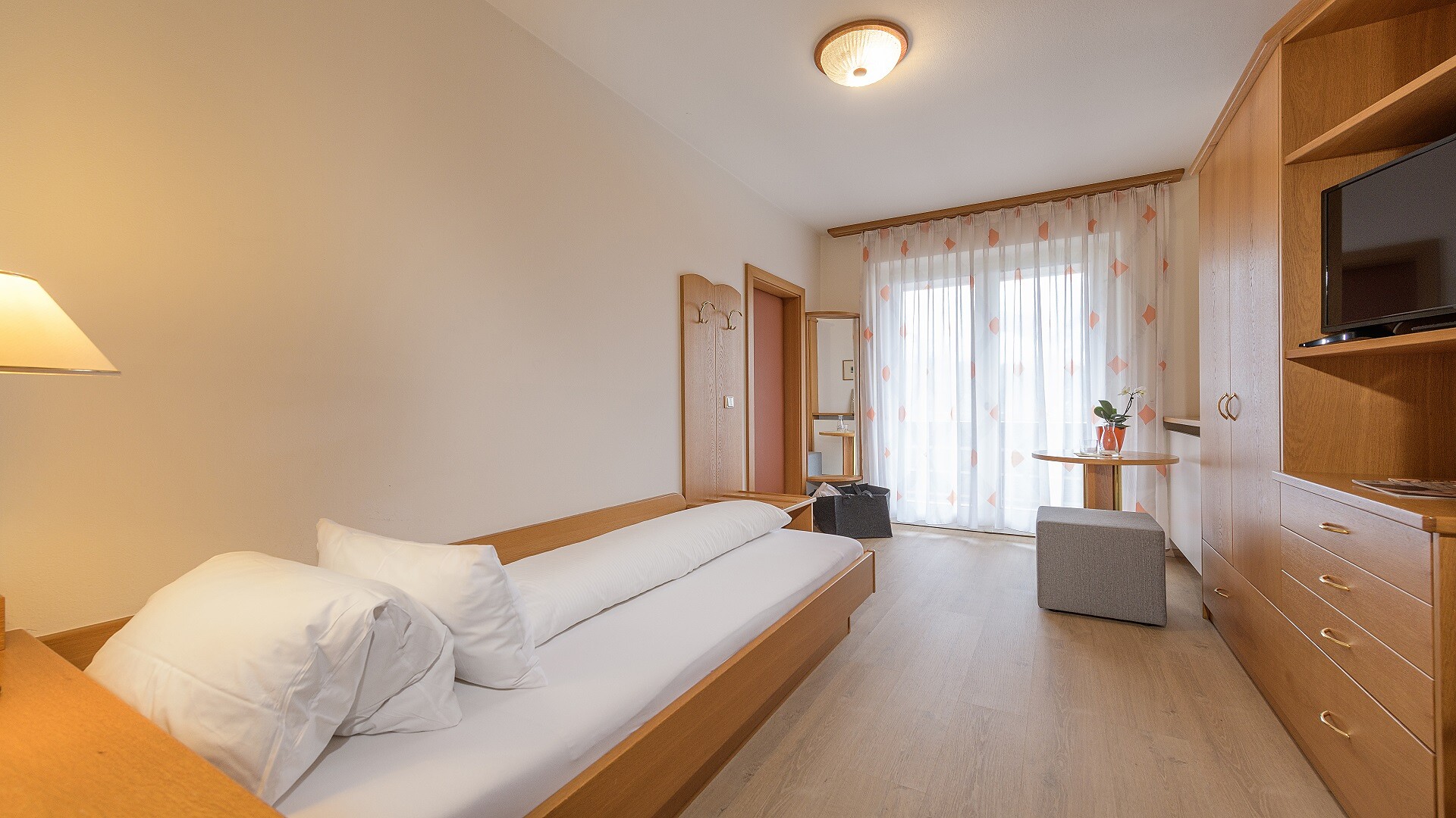 Single room Viola with and without balcony