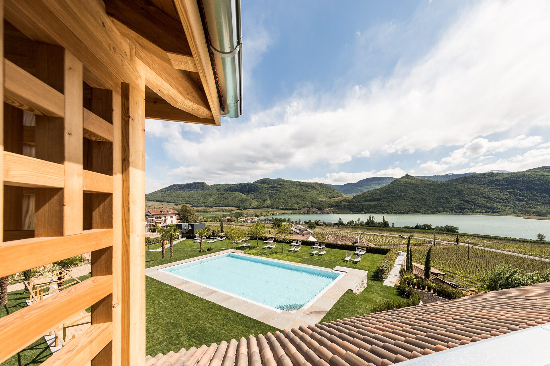 Hotel Hasslhof_Living in the vineyards_Lake Caldaro