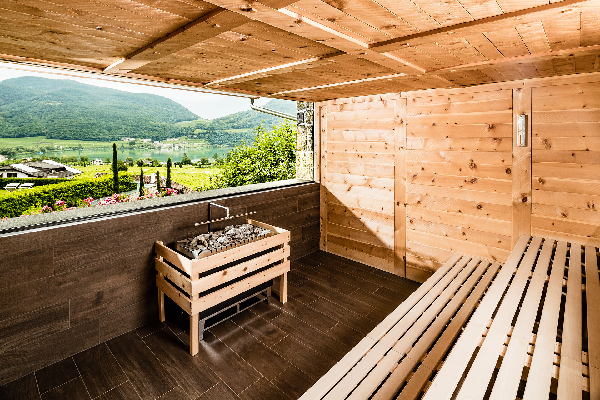 Hotel Hasslhof_Living in the vineyards_Lake Caldaro