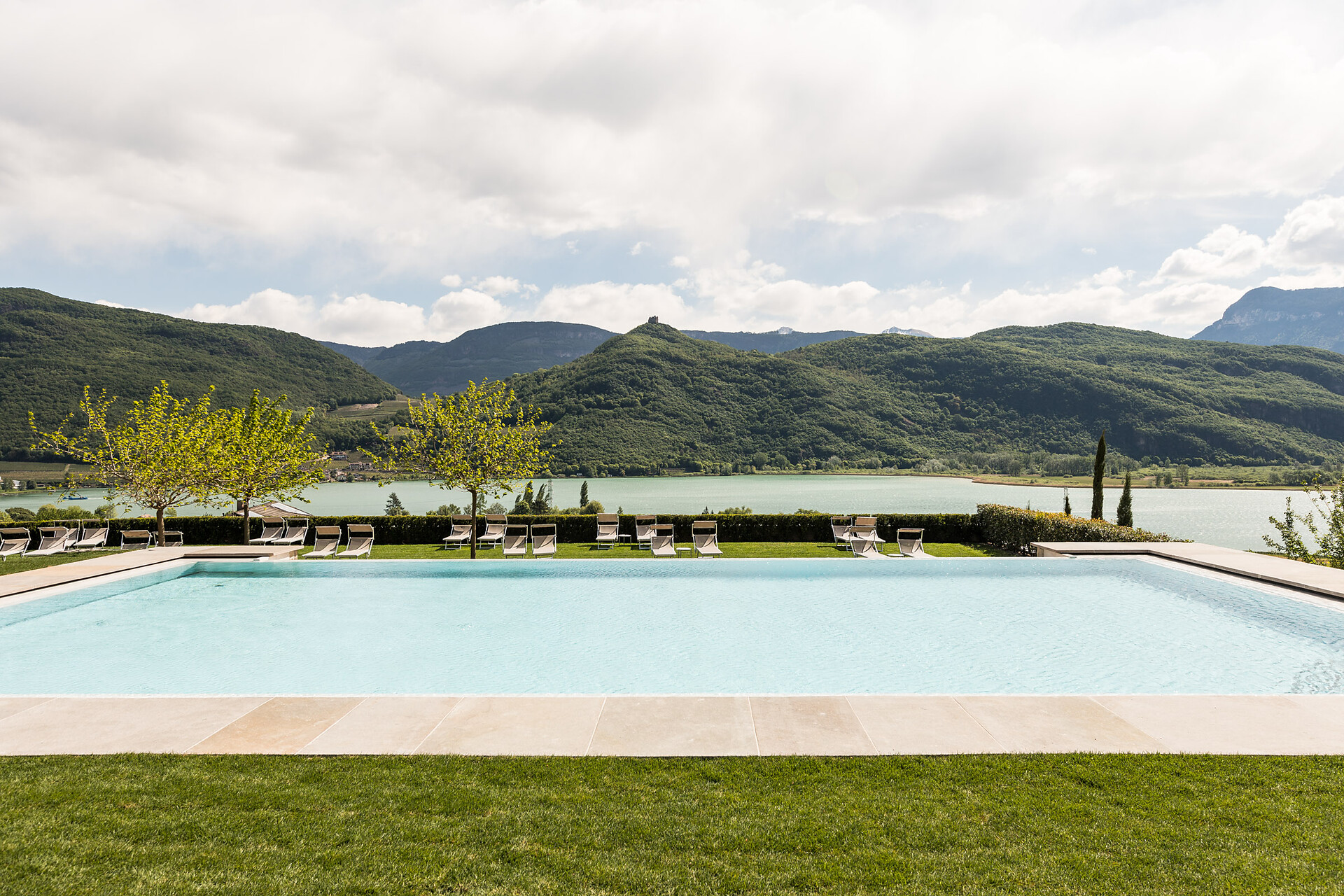 Hotel Hasslhof_Living in the vineyards_Lake Caldaro