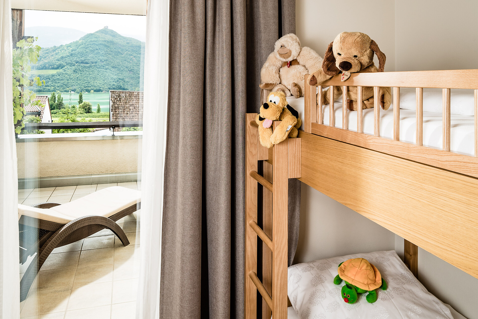 Hotel Hasslhof_Living in the vineyards_Lake Caldaro