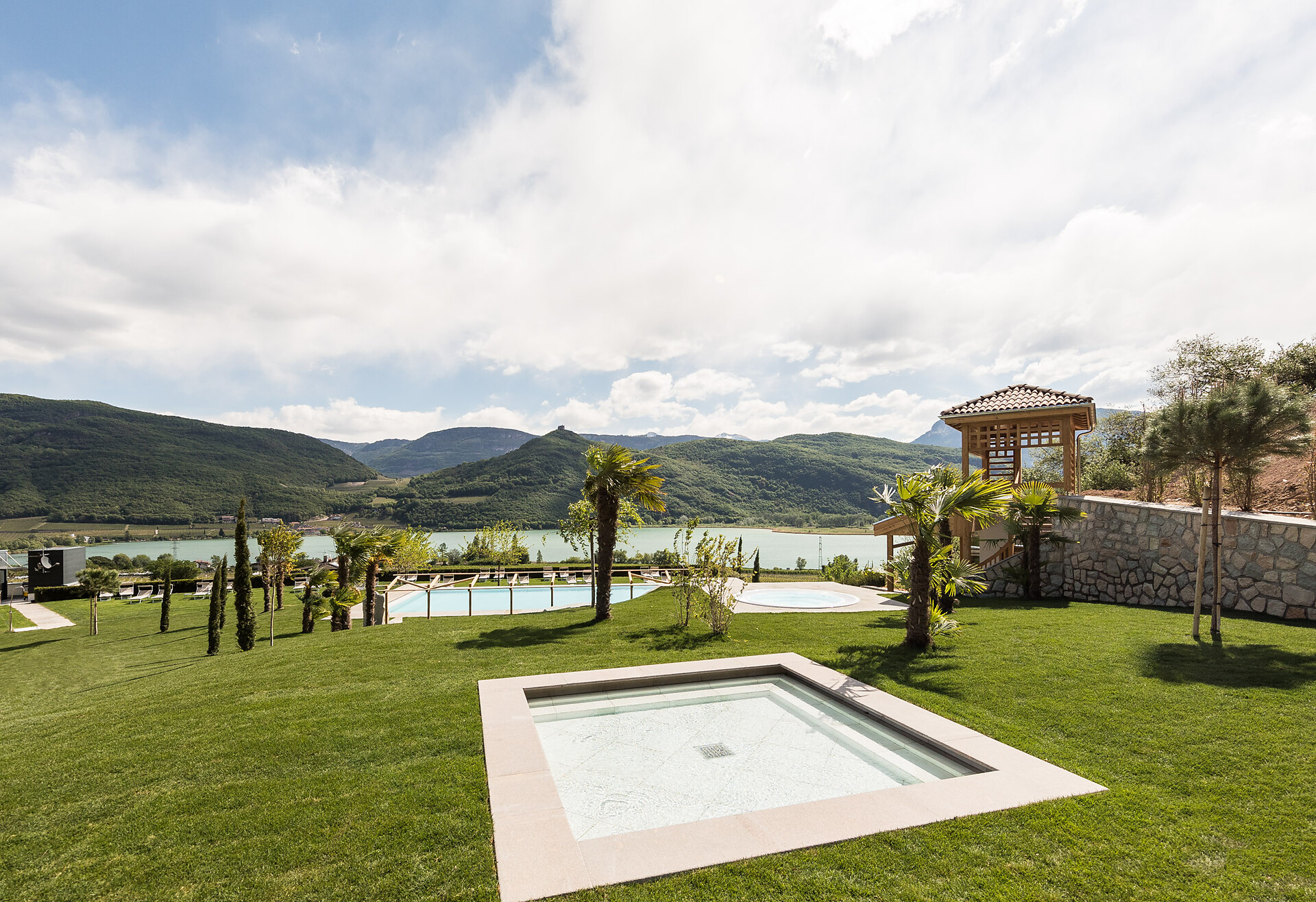 Hotel Hasslhof_Living in the vineyards_Lake Caldaro
