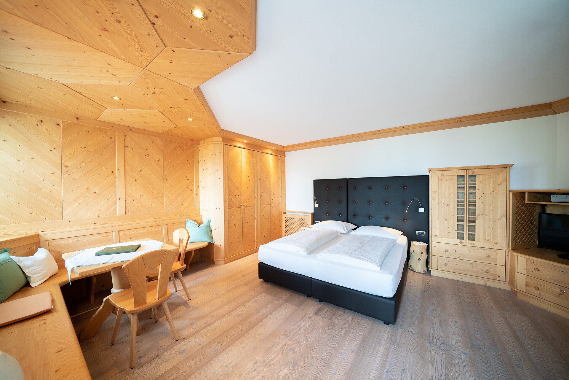 Hotel Ortler Castelrotto 18 suedtirol.info