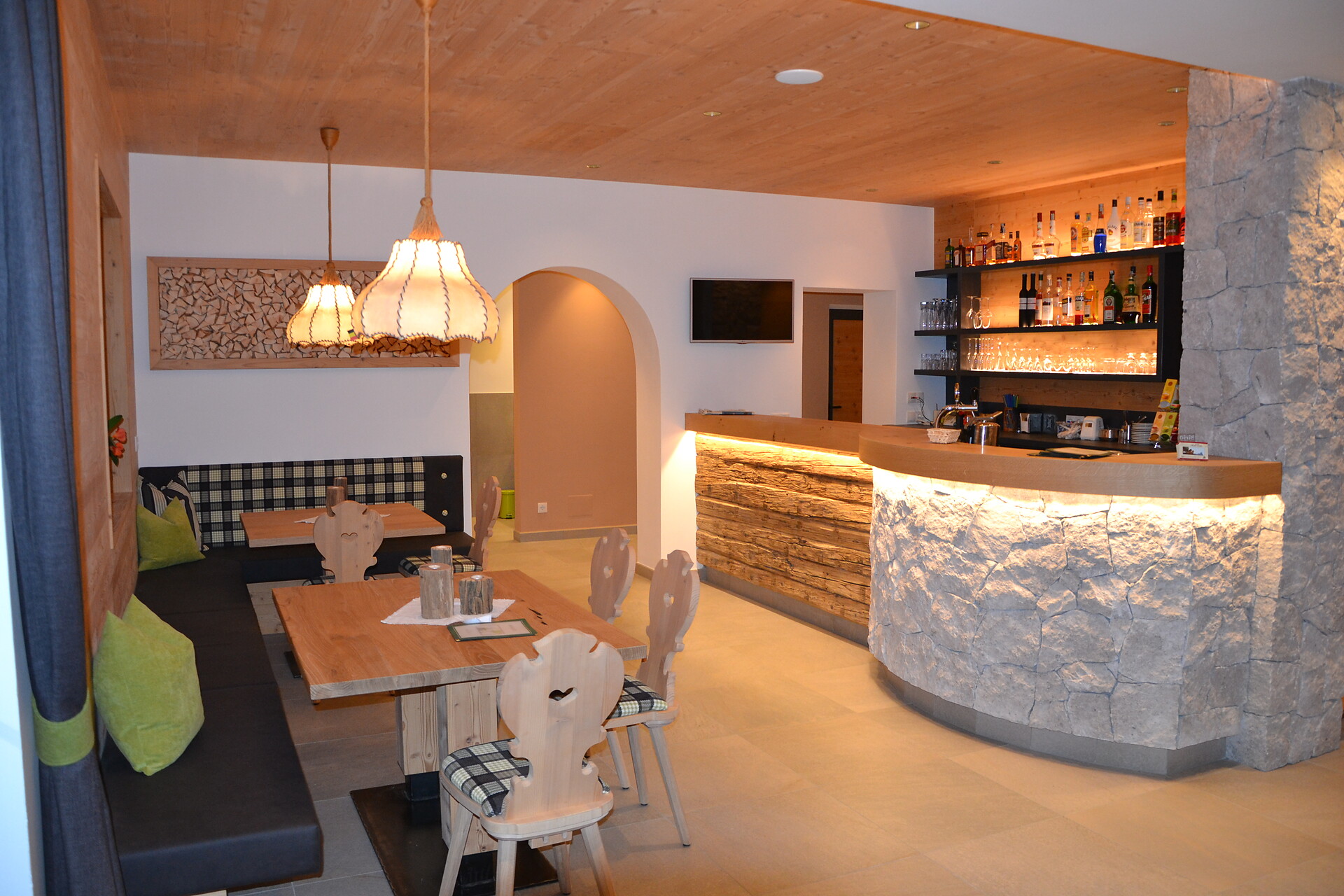 Hotel Ortler Castelrotto 21 suedtirol.info