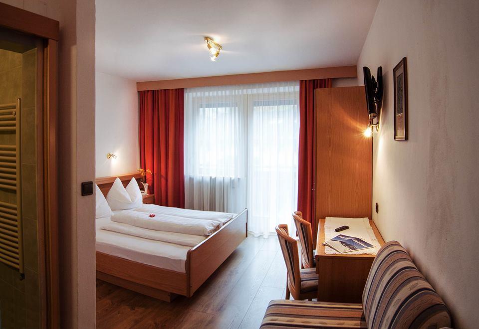 Hotel Gasthof Lindenhof Innichen 3 suedtirol.info