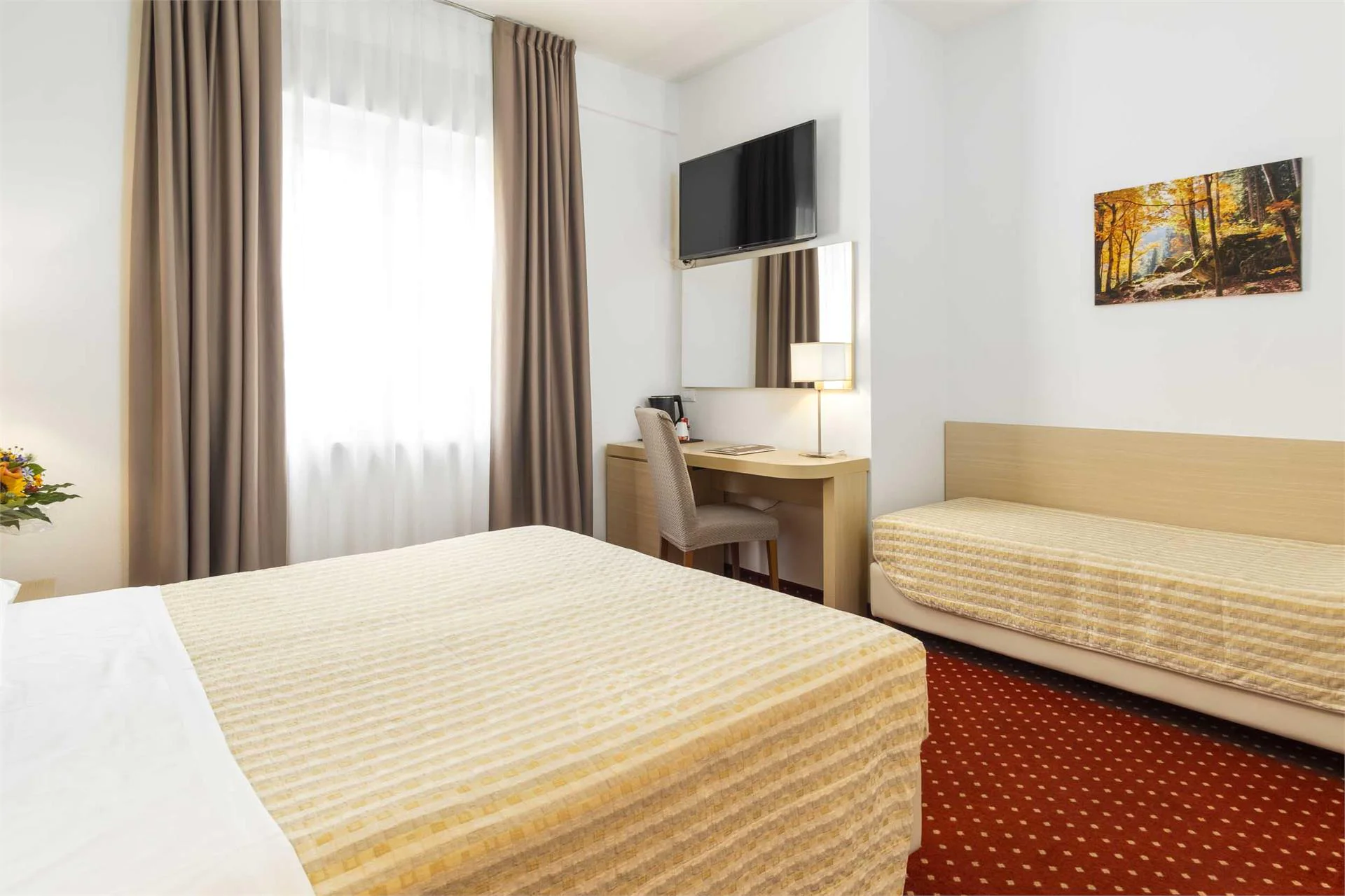 HOTEL REGINA A. Bolzano/Bozen 22 suedtirol.info