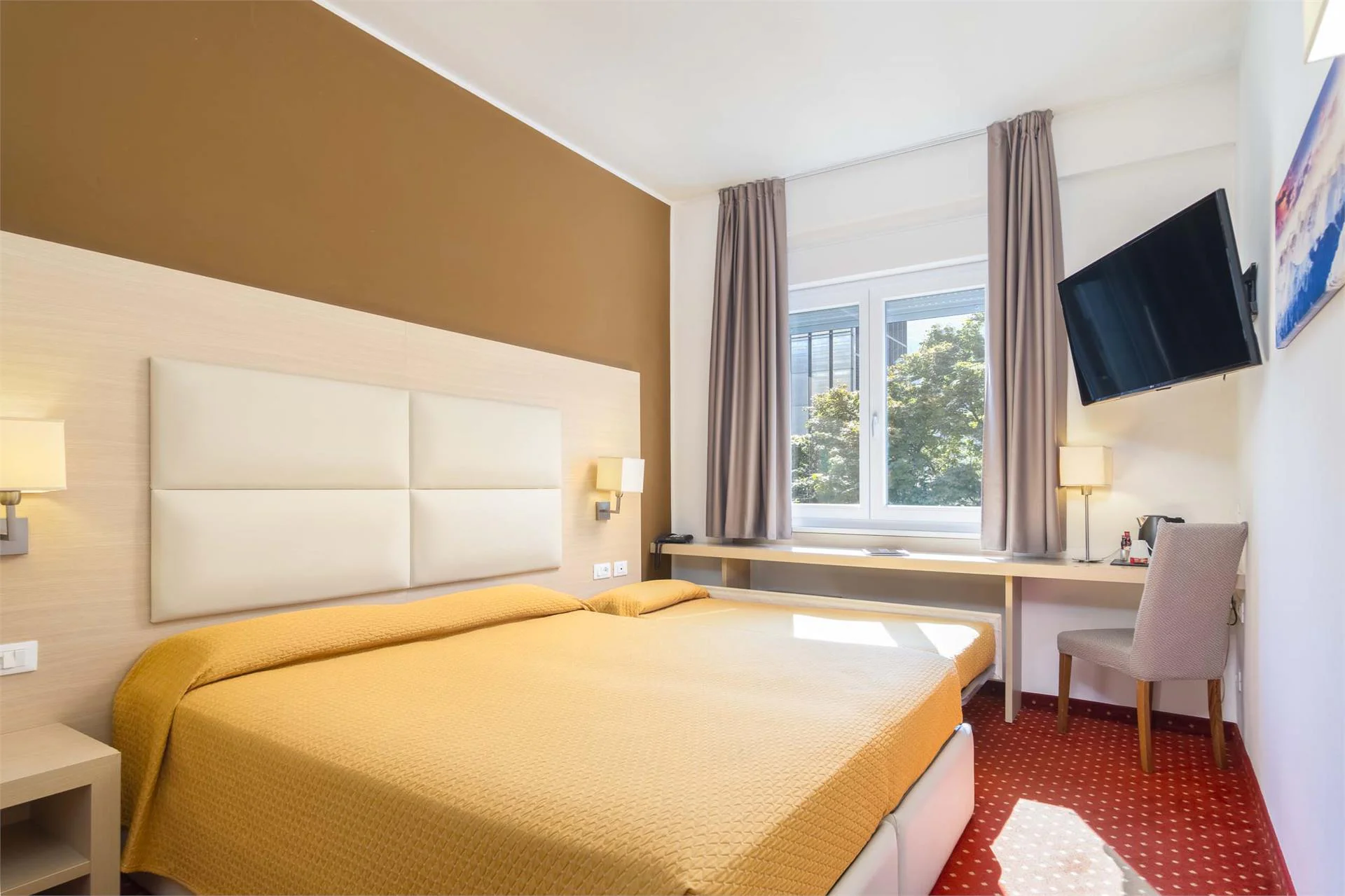 HOTEL REGINA A. Bolzano/Bozen 21 suedtirol.info