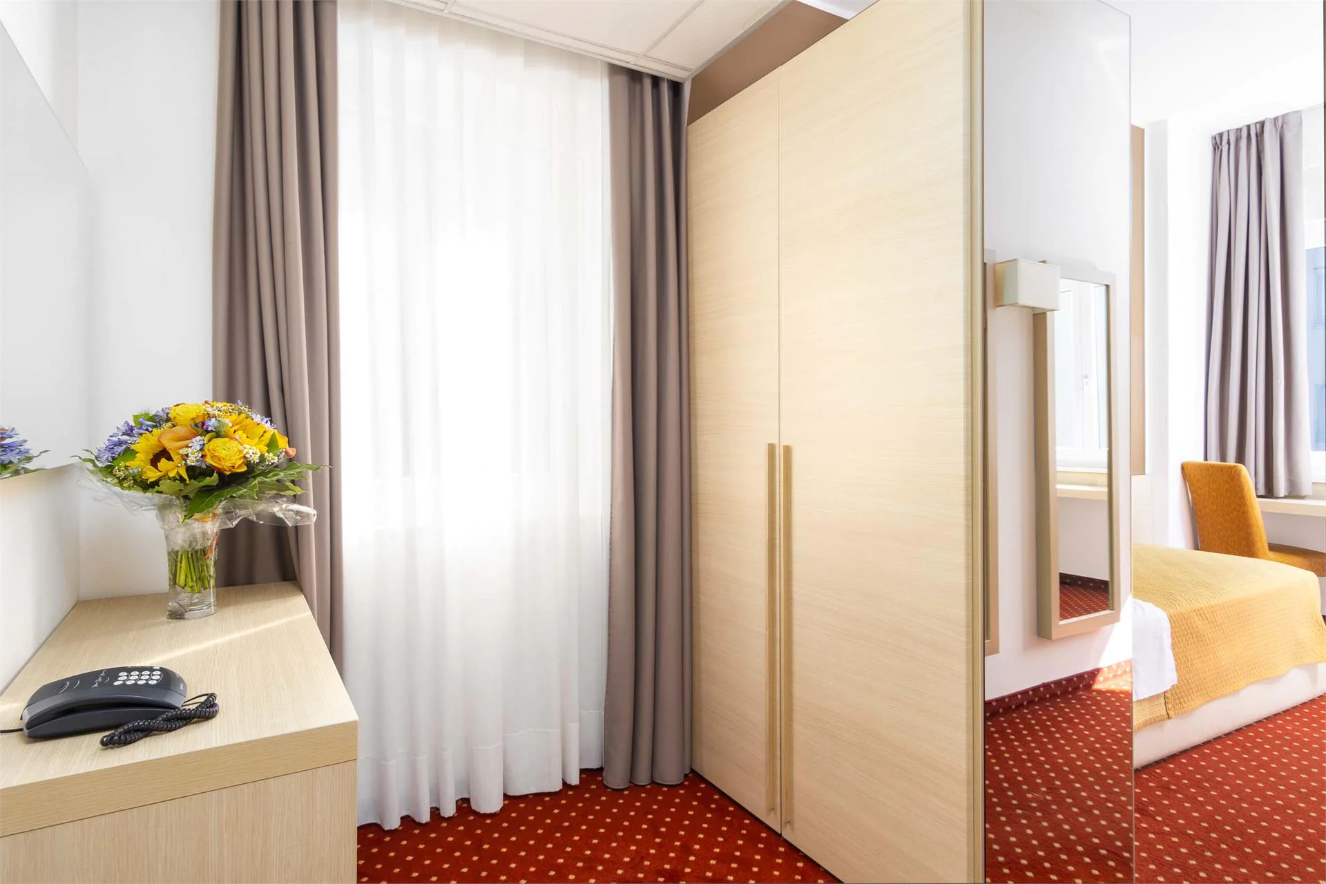 HOTEL REGINA A. Bolzano/Bozen 18 suedtirol.info