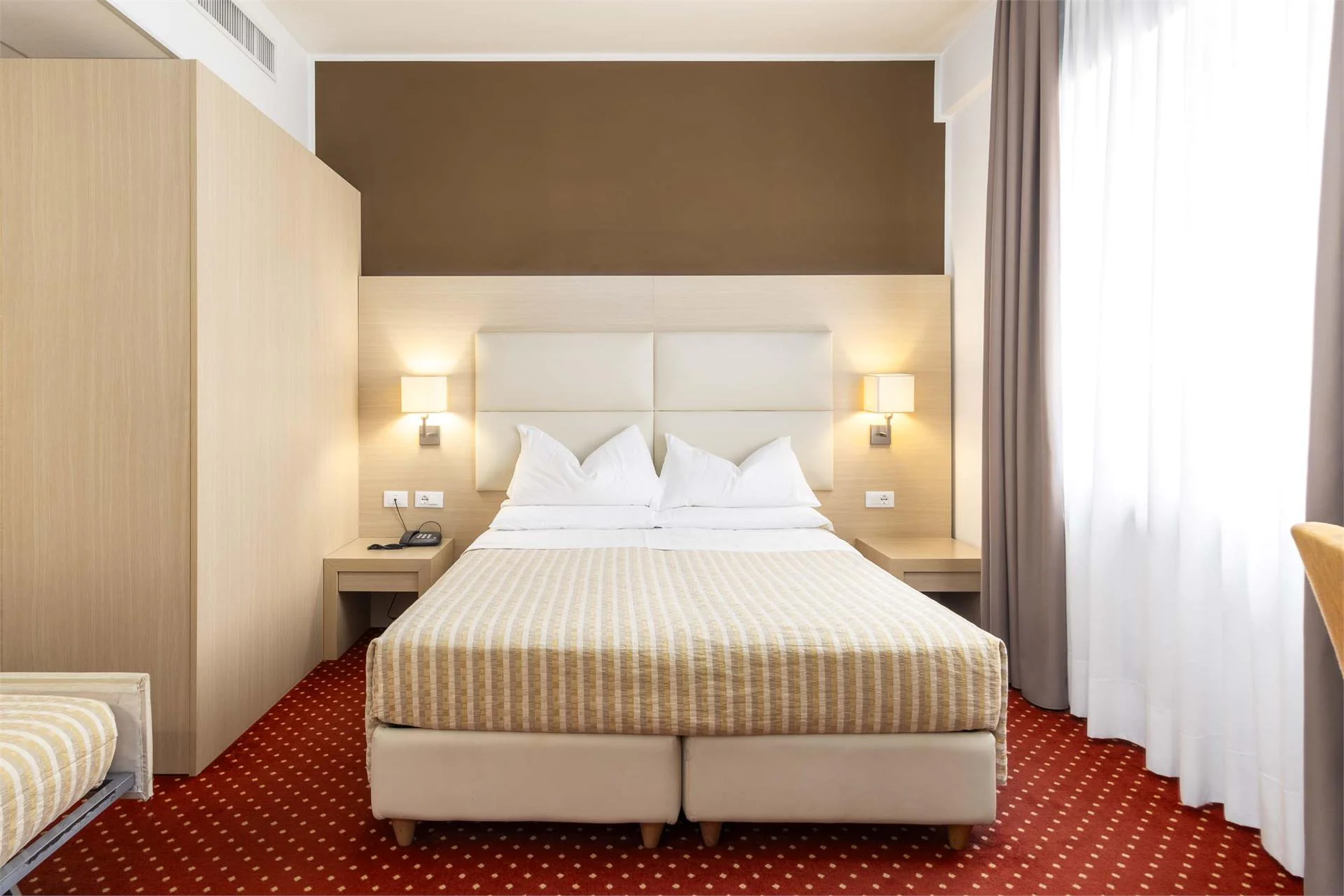 HOTEL REGINA A. Bolzano/Bozen 15 suedtirol.info