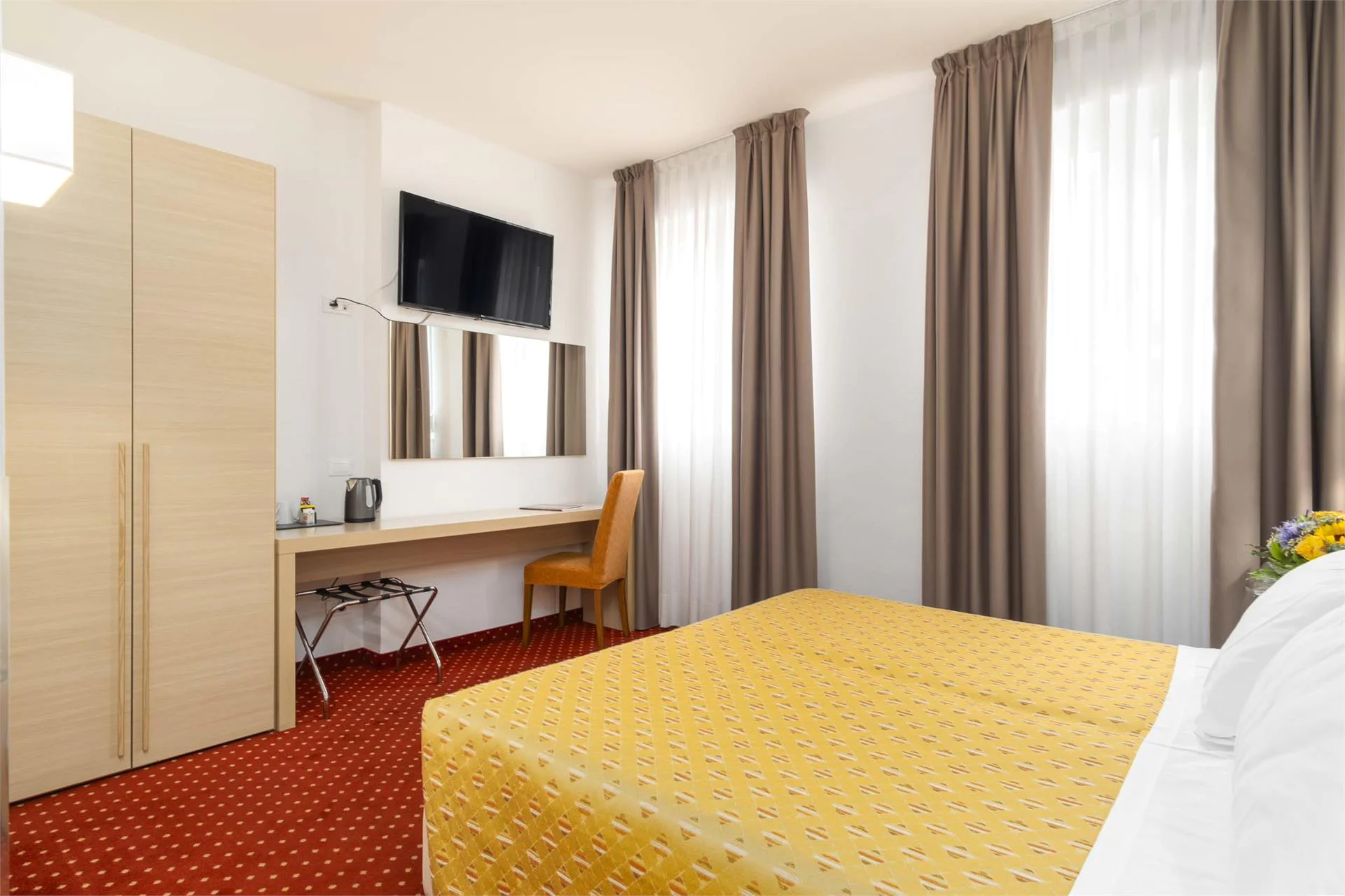 HOTEL REGINA A. Bolzano/Bozen 4 suedtirol.info