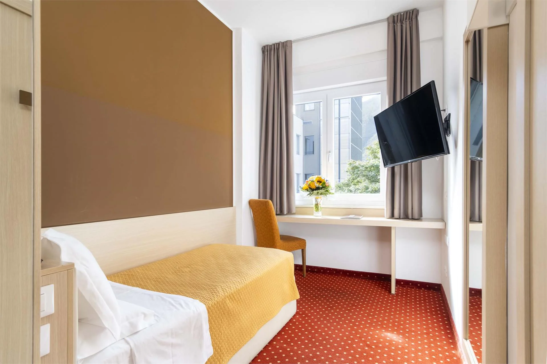 HOTEL REGINA A. Bolzano/Bozen 19 suedtirol.info
