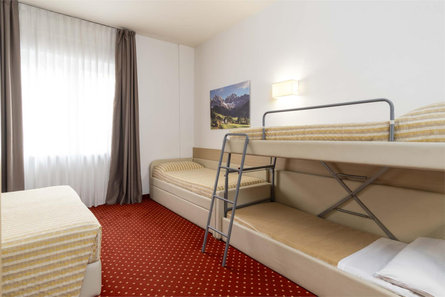 HOTEL REGINA A. Bolzano/Bozen 8 suedtirol.info