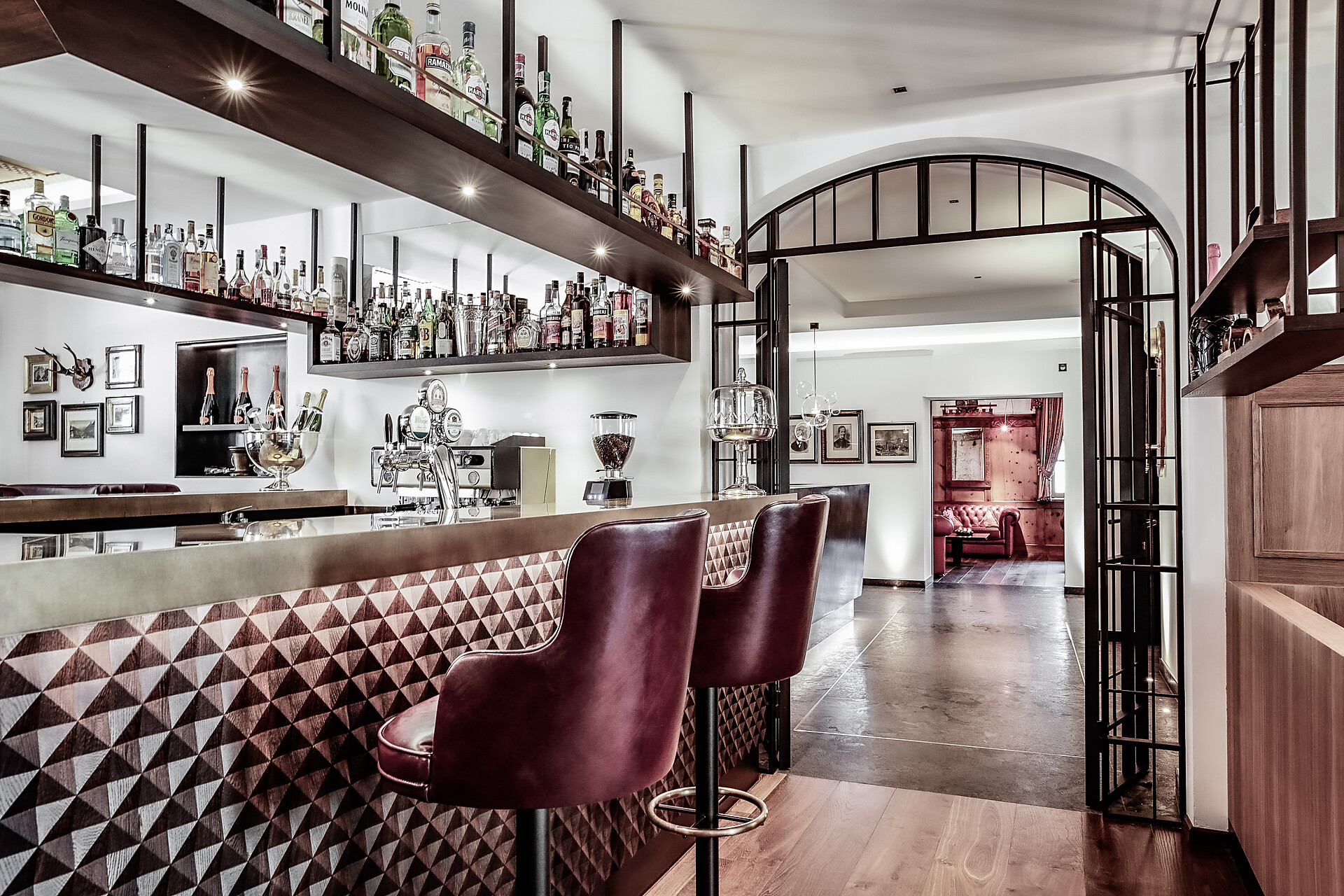 Hotel Bar