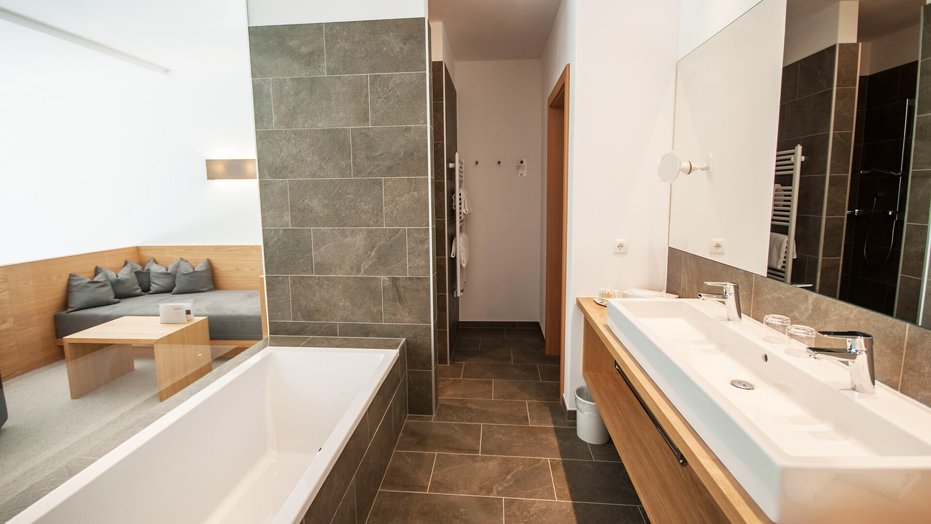 Bathroom Garden Suite Superior