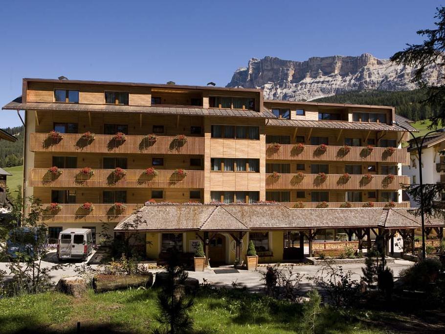 Hotel & Residence La Villa Badia 1 suedtirol.info