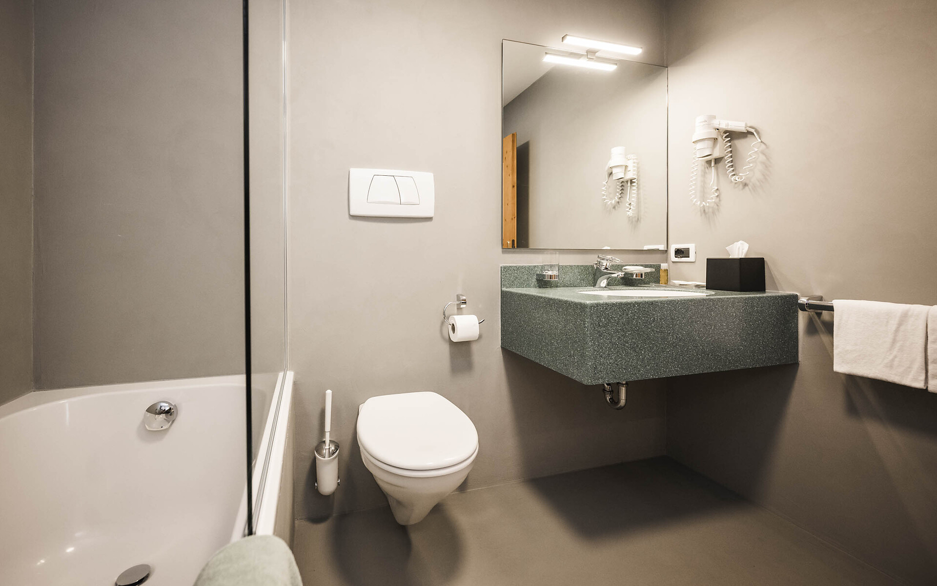 BADEZIMMER JSUITE