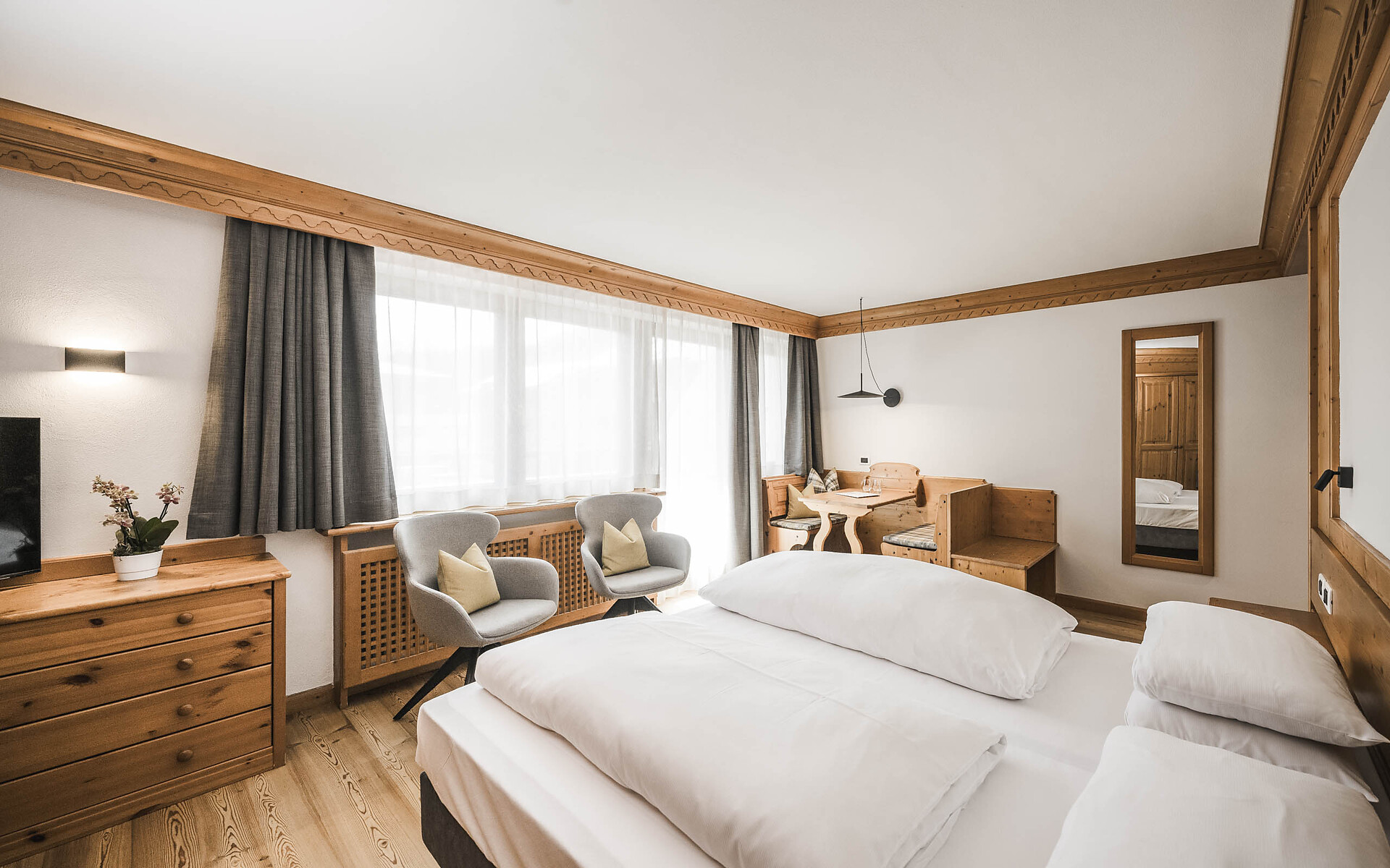 JUNIOR SUITE