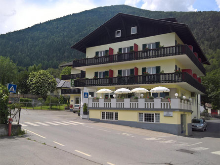 Hotel Krone Latsch/Laces 1 suedtirol.info