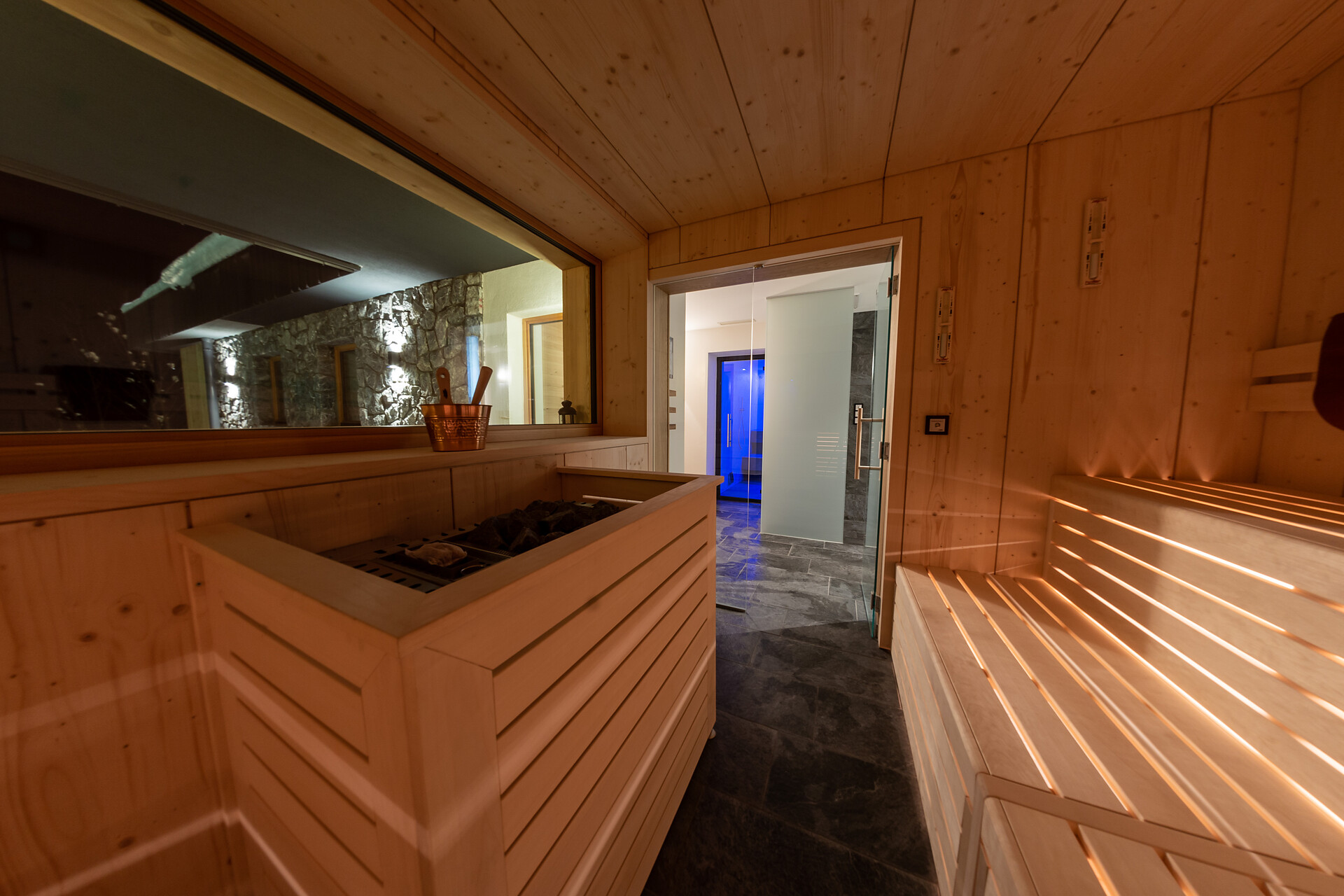 SAUNA