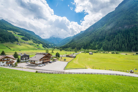 Hotel Bacher Sand in Taufers/Campo Tures 2 suedtirol.info