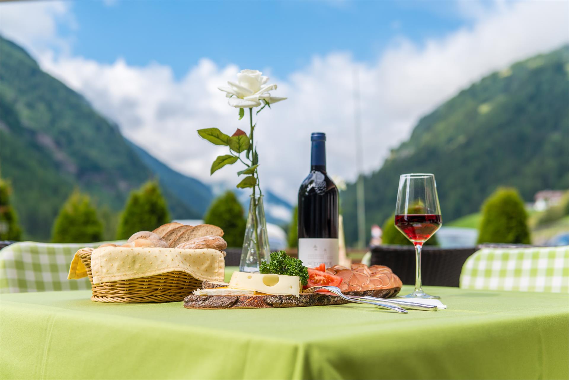 Hotel Bacher Sand in Taufers/Campo Tures 4 suedtirol.info