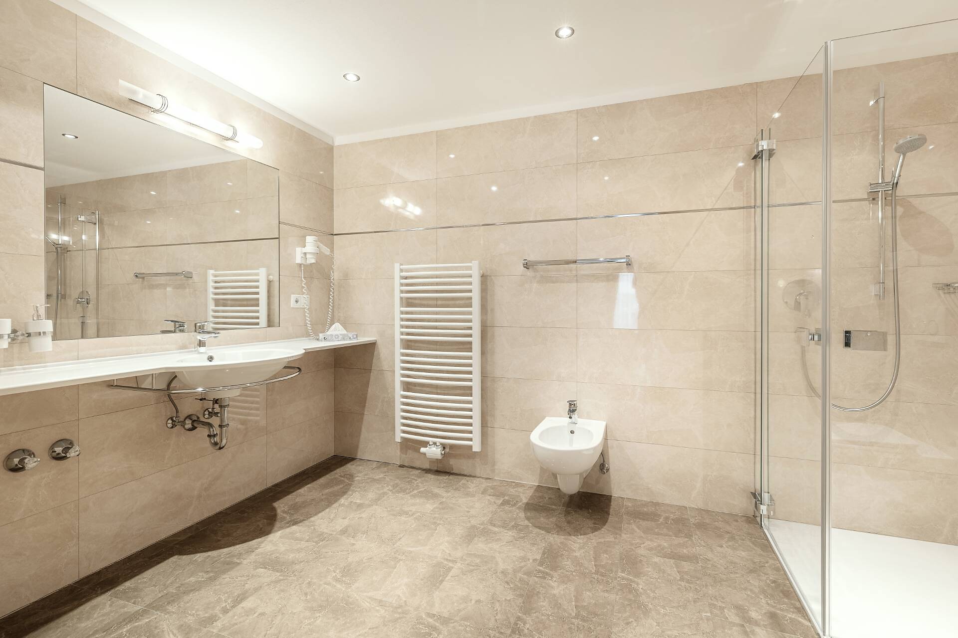 Bathroom/superior/balcony