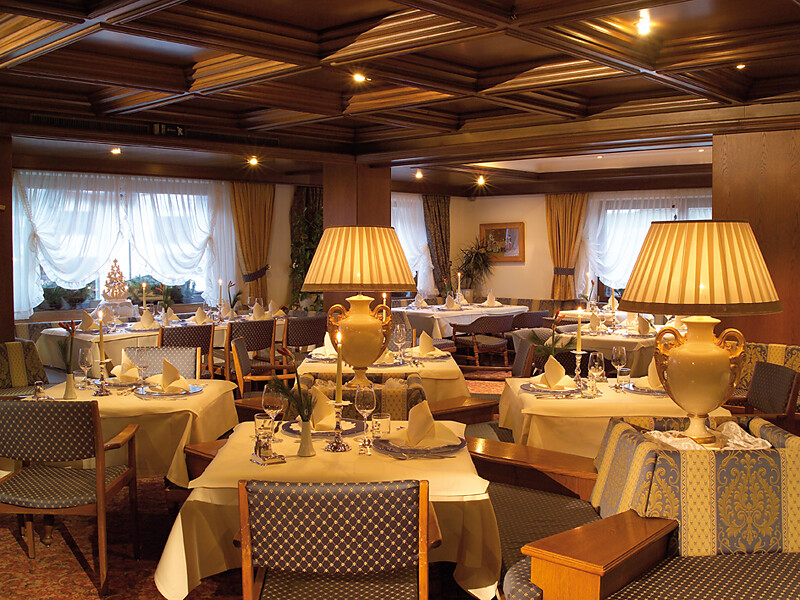 Dining and breakfast