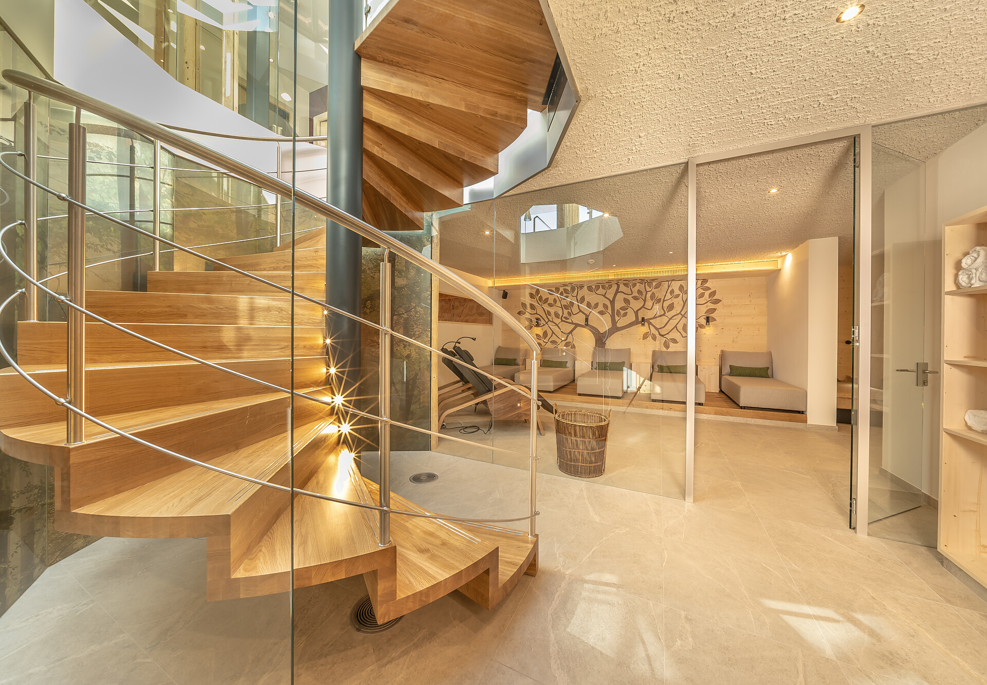 Wellnessraum mit Sauna und Eisgrotte