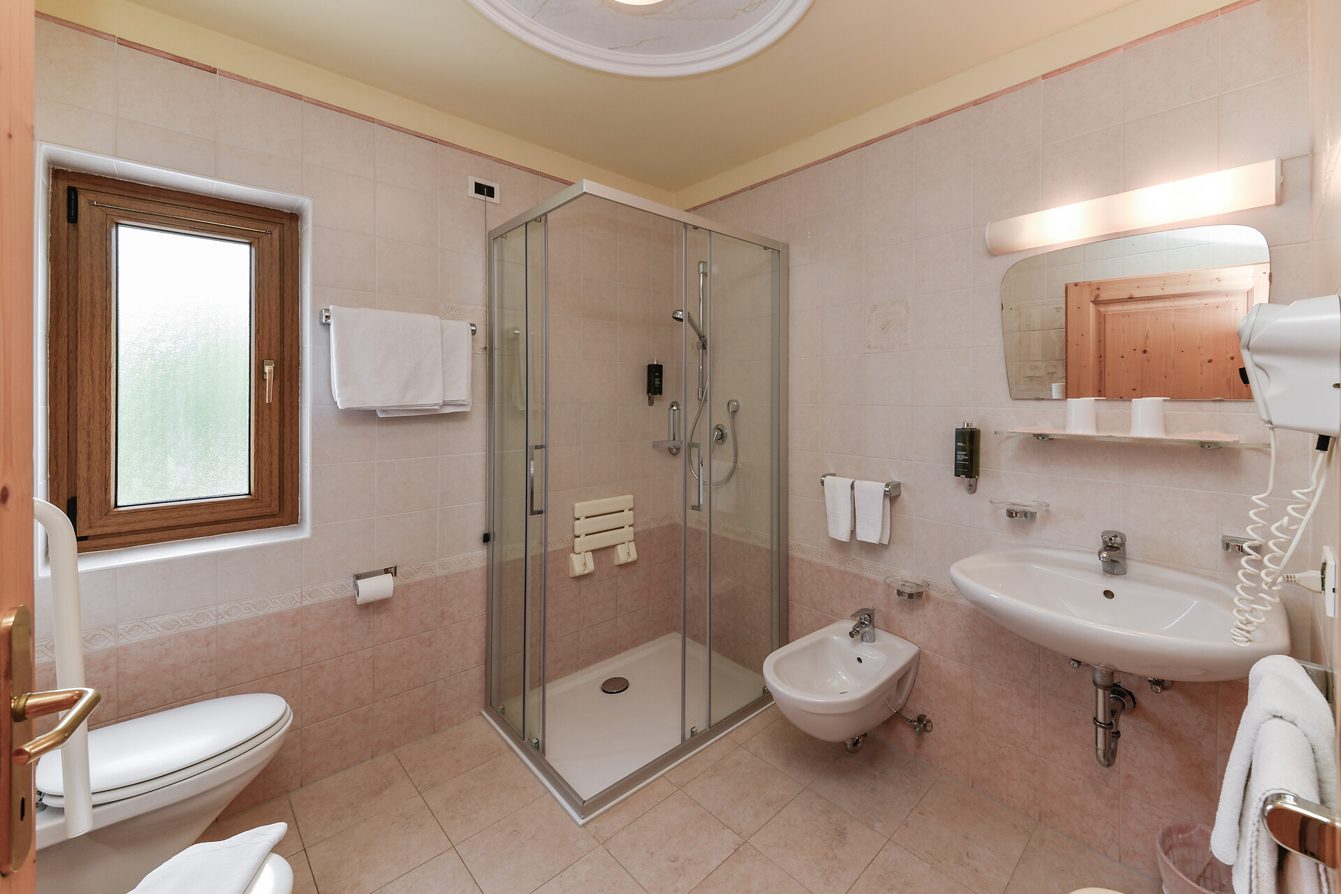 bathroom superior room