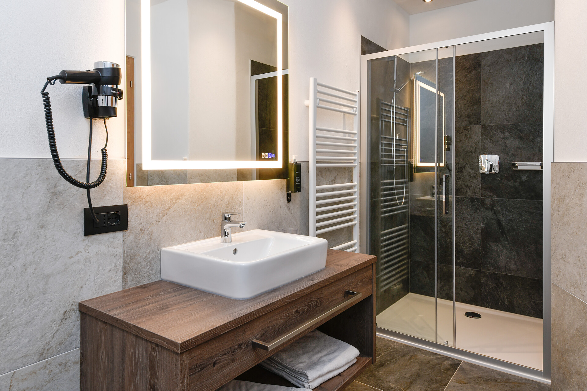 bathroom superior room