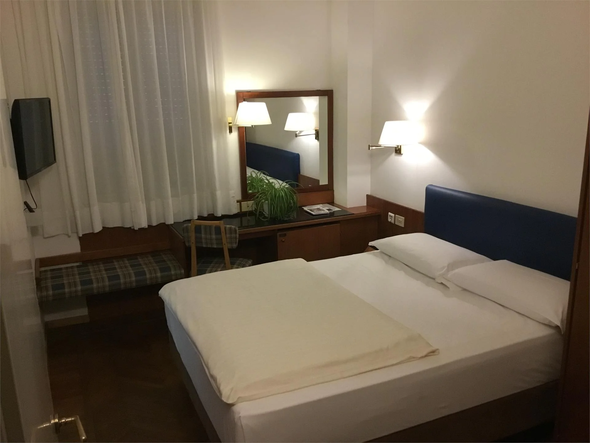 Hotel Garni Adria Bozen 4 suedtirol.info