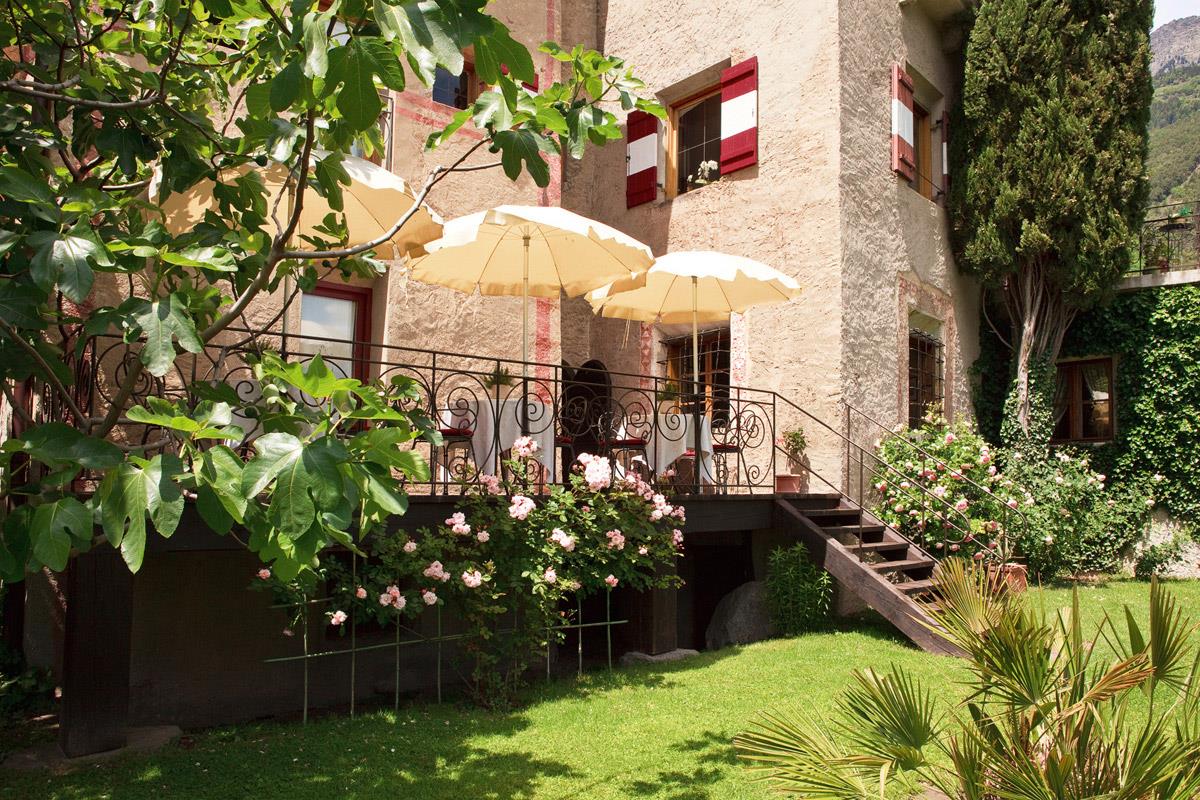 Hotel-Garni Ansitz Pünthof Algund/Lagundo 2 suedtirol.info