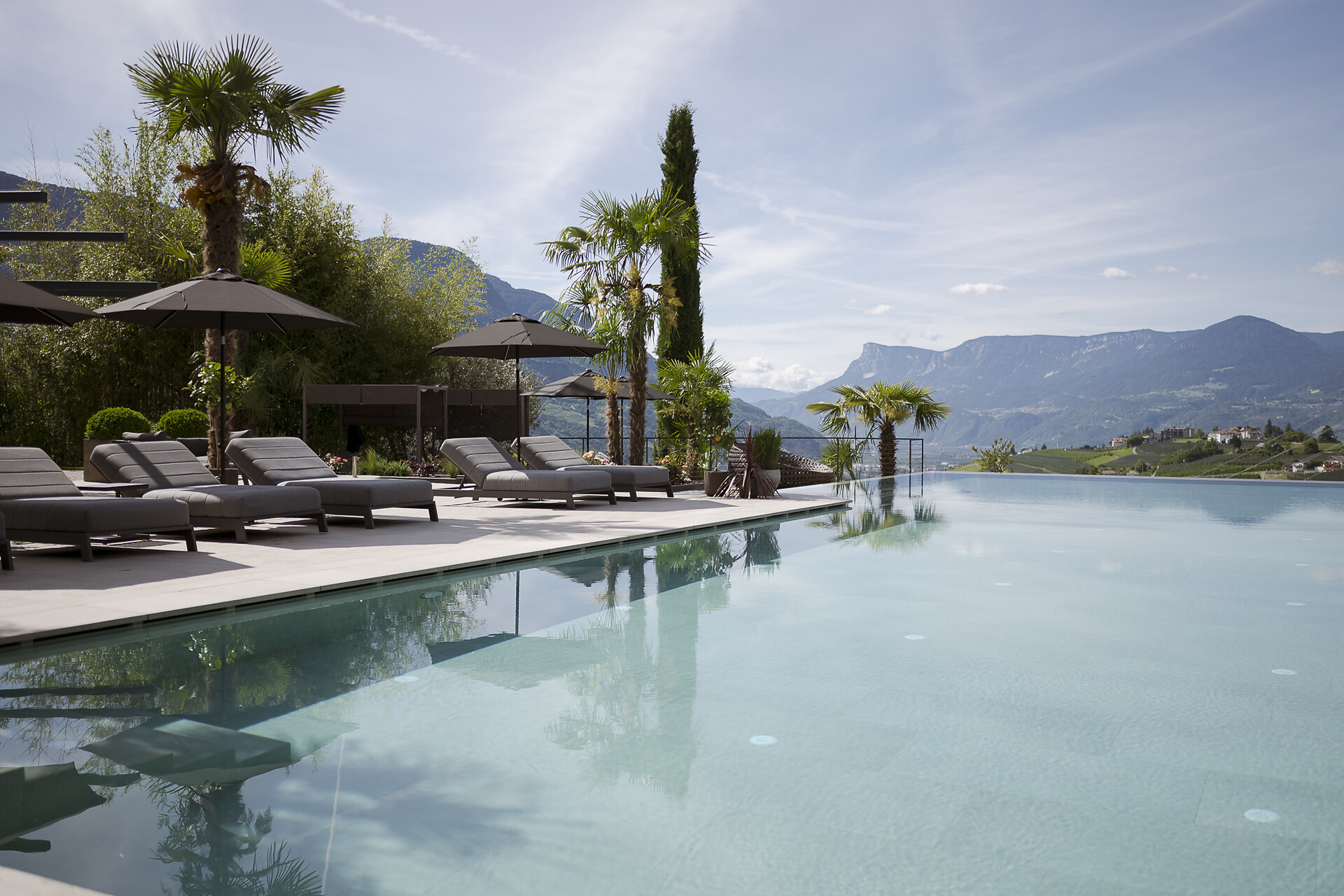 Feel Good Resort