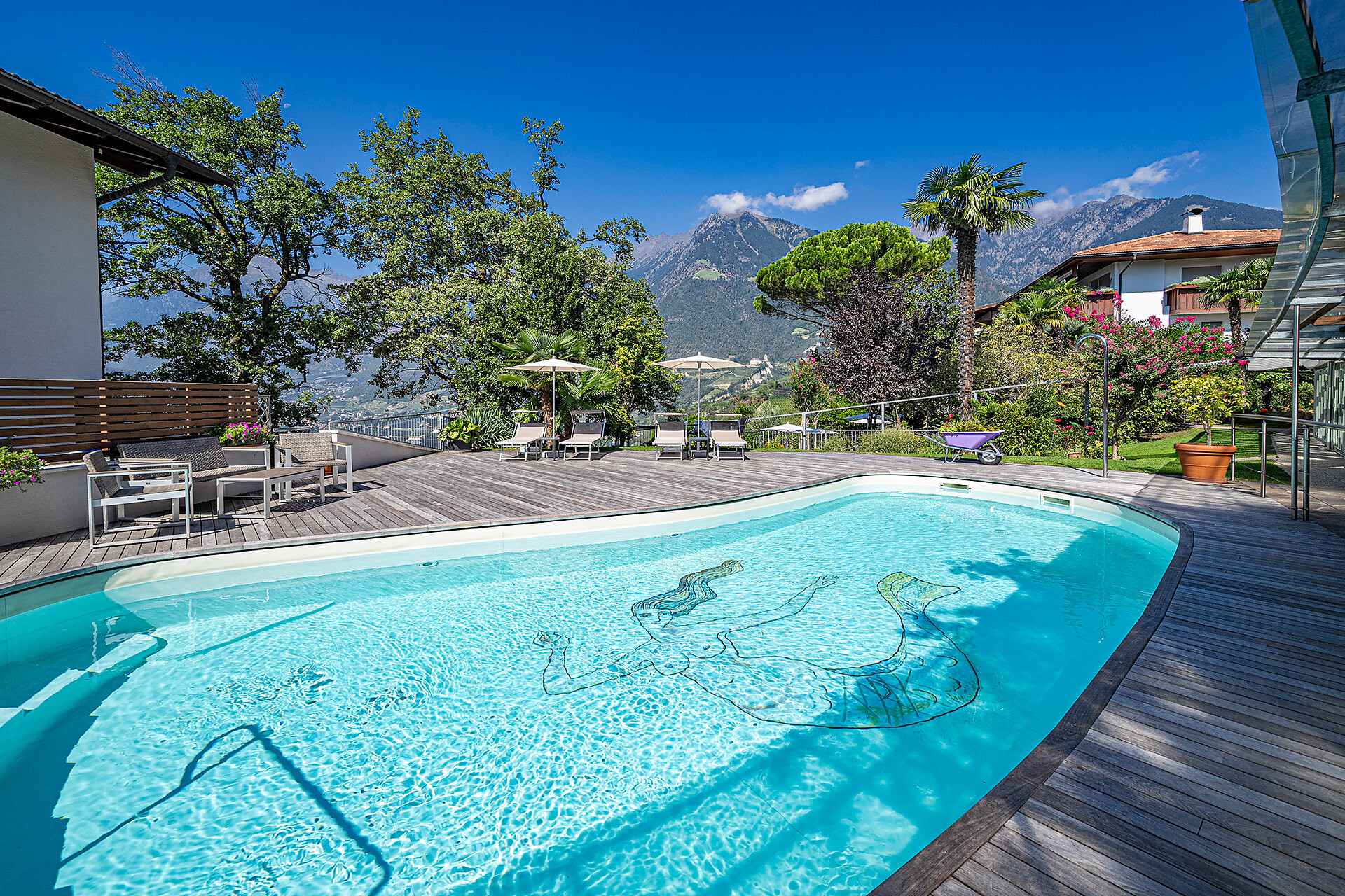 2 Piscina inmezzo le due case
