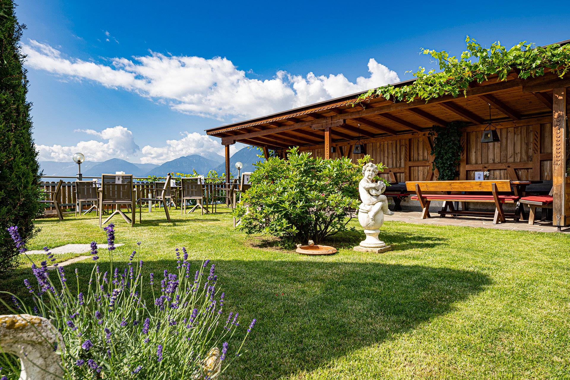 Hotel Stefanie Tirolo 5 suedtirol.info
