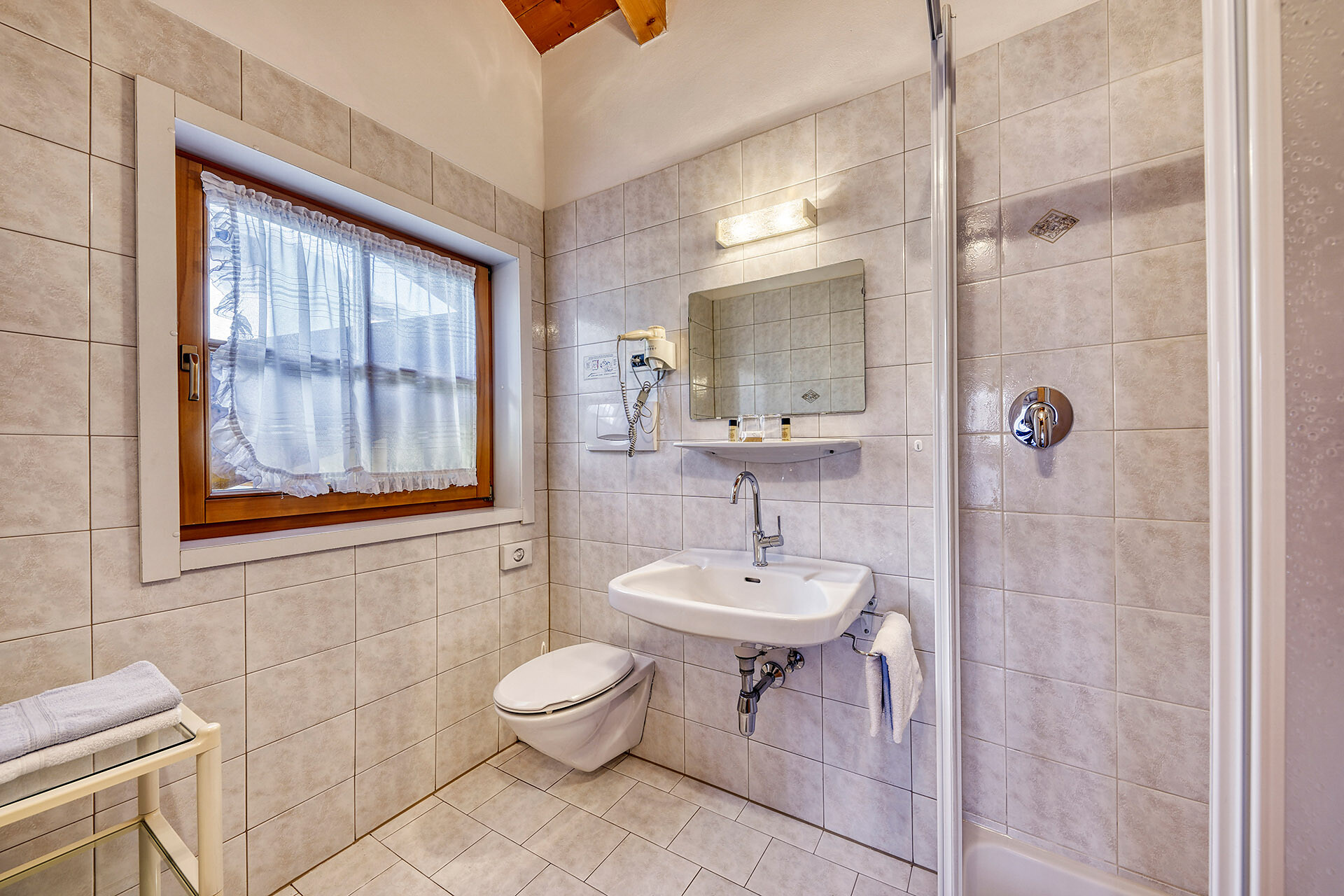 Bagno camera sole pomeridiano