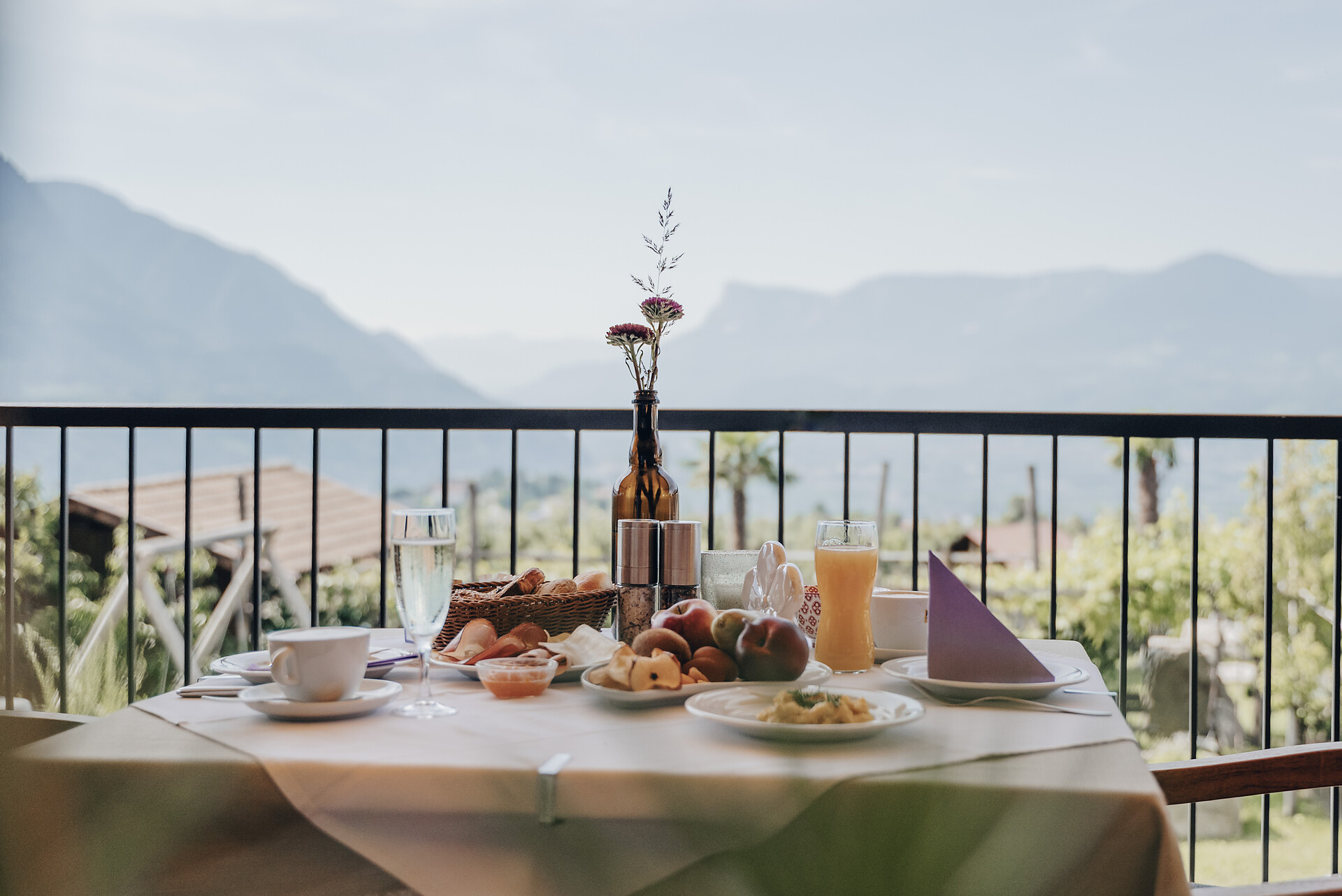 Breakfast on the Örtlerhof terrace