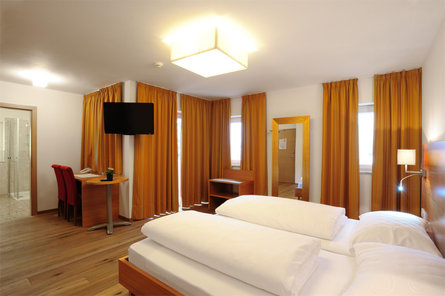 Hotel Teutschhaus Cortina sulla Strada del Vino 19 suedtirol.info