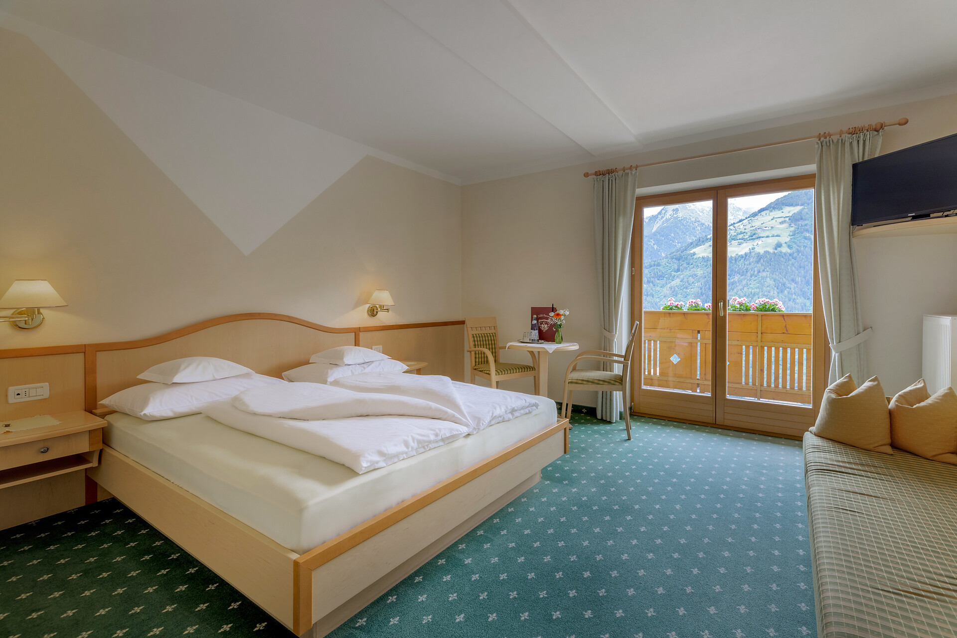 Hotel Alpes Scena 7 suedtirol.info