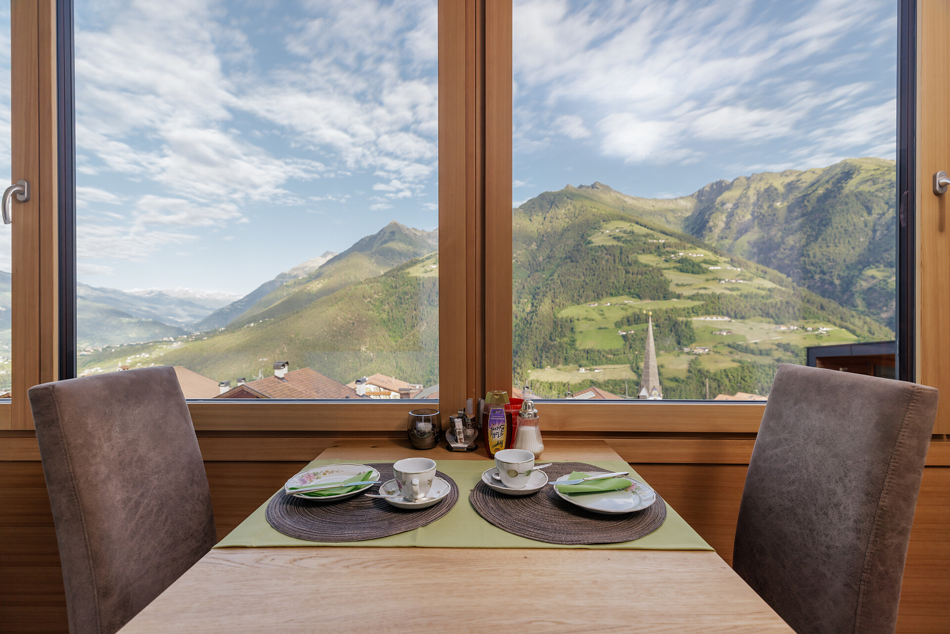 Hotel Alpes Scena 16 suedtirol.info
