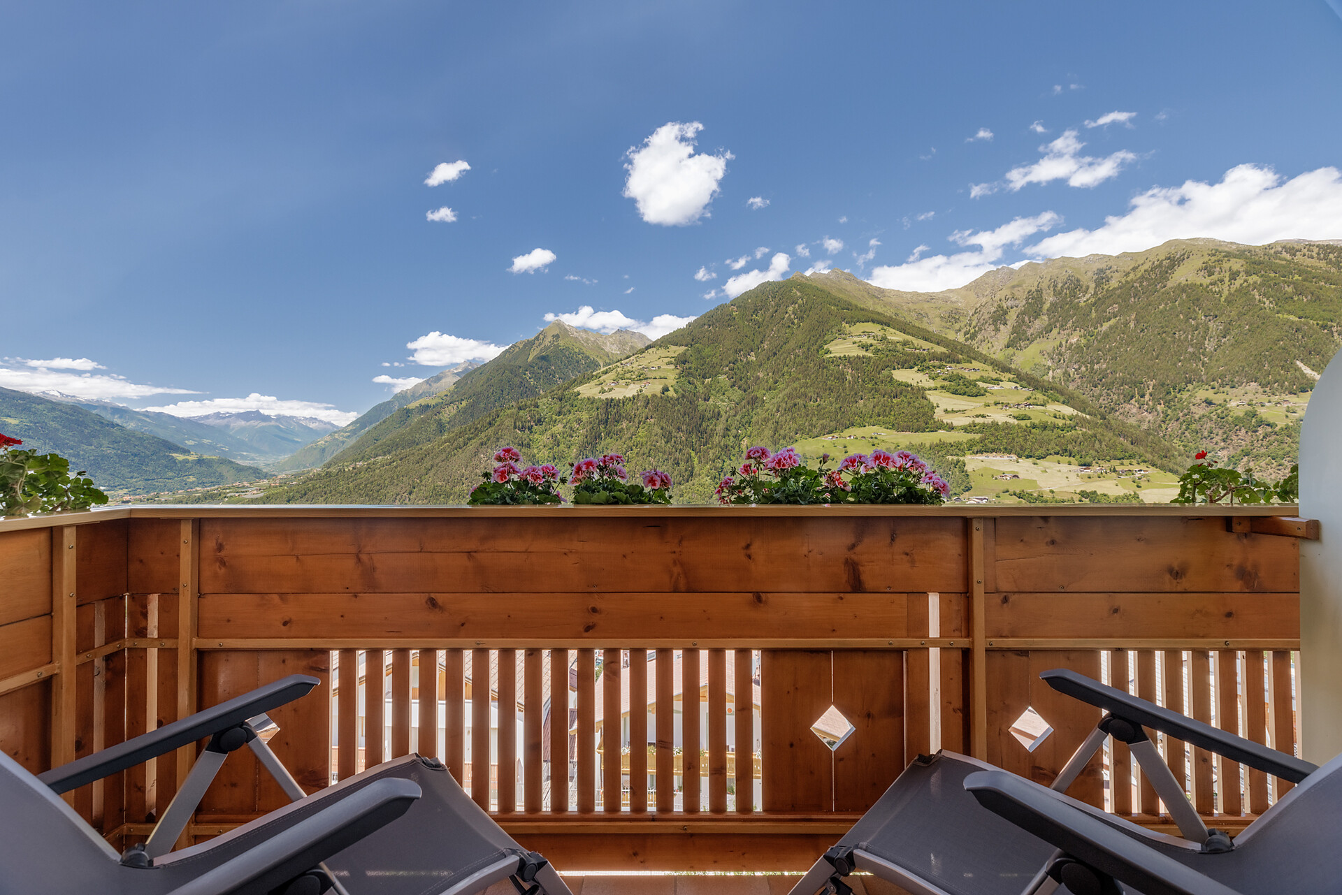 Hotel Alpes Scena 14 suedtirol.info