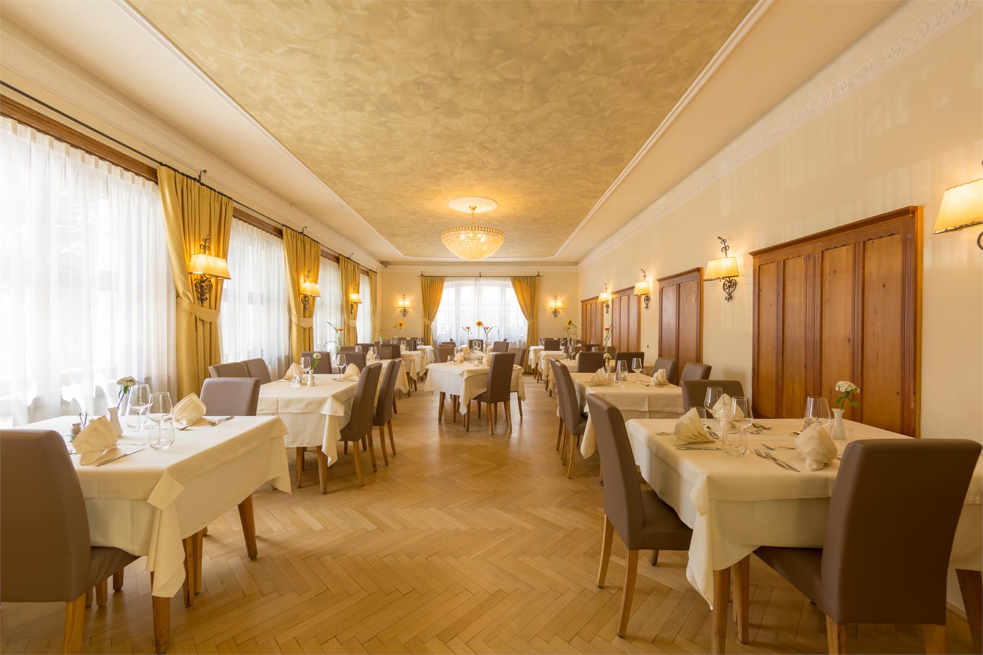 Hotel Weisses Lamm Monguelfo-Tesido 17 suedtirol.info