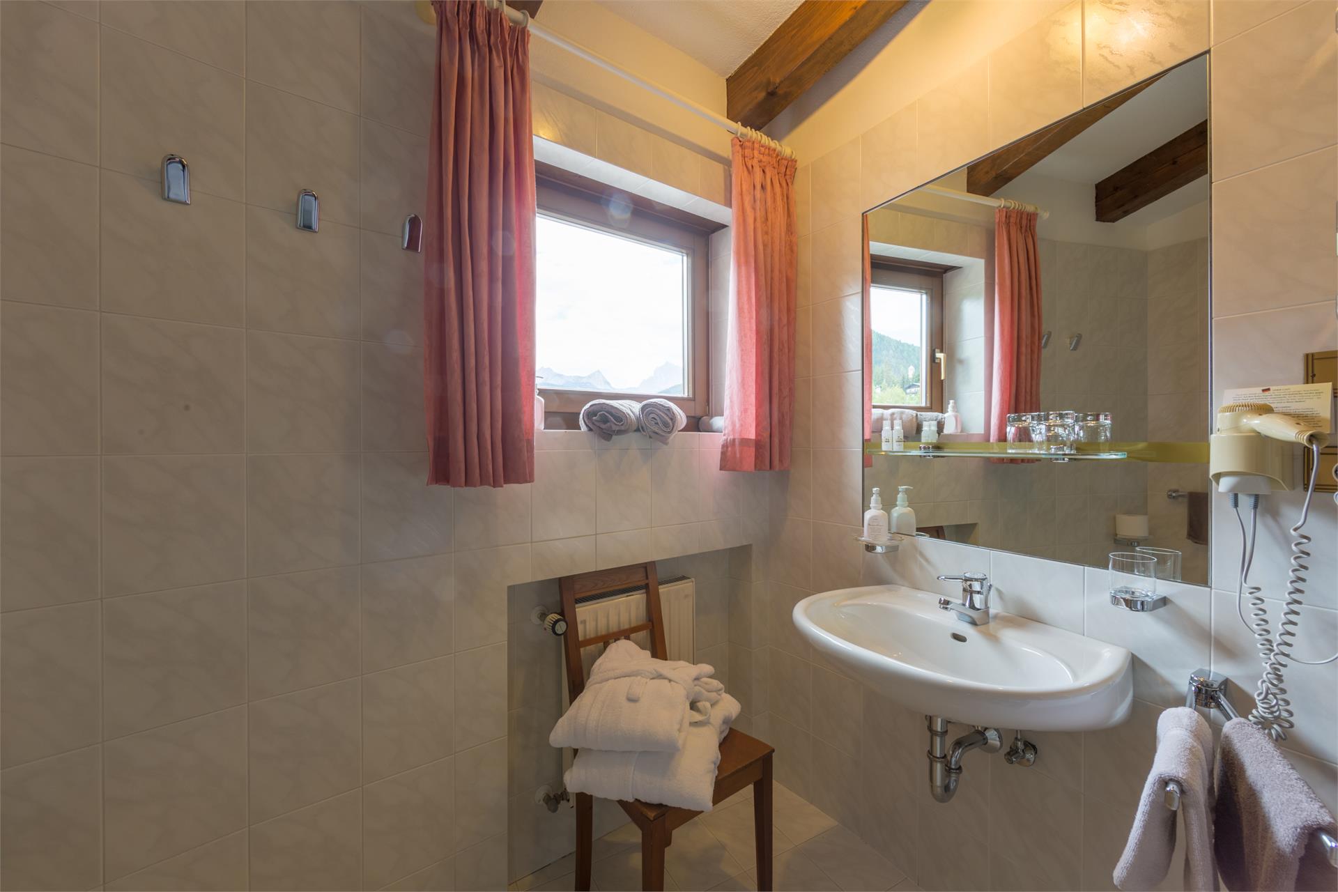 Hotel Weisses Lamm Monguelfo-Tesido 19 suedtirol.info