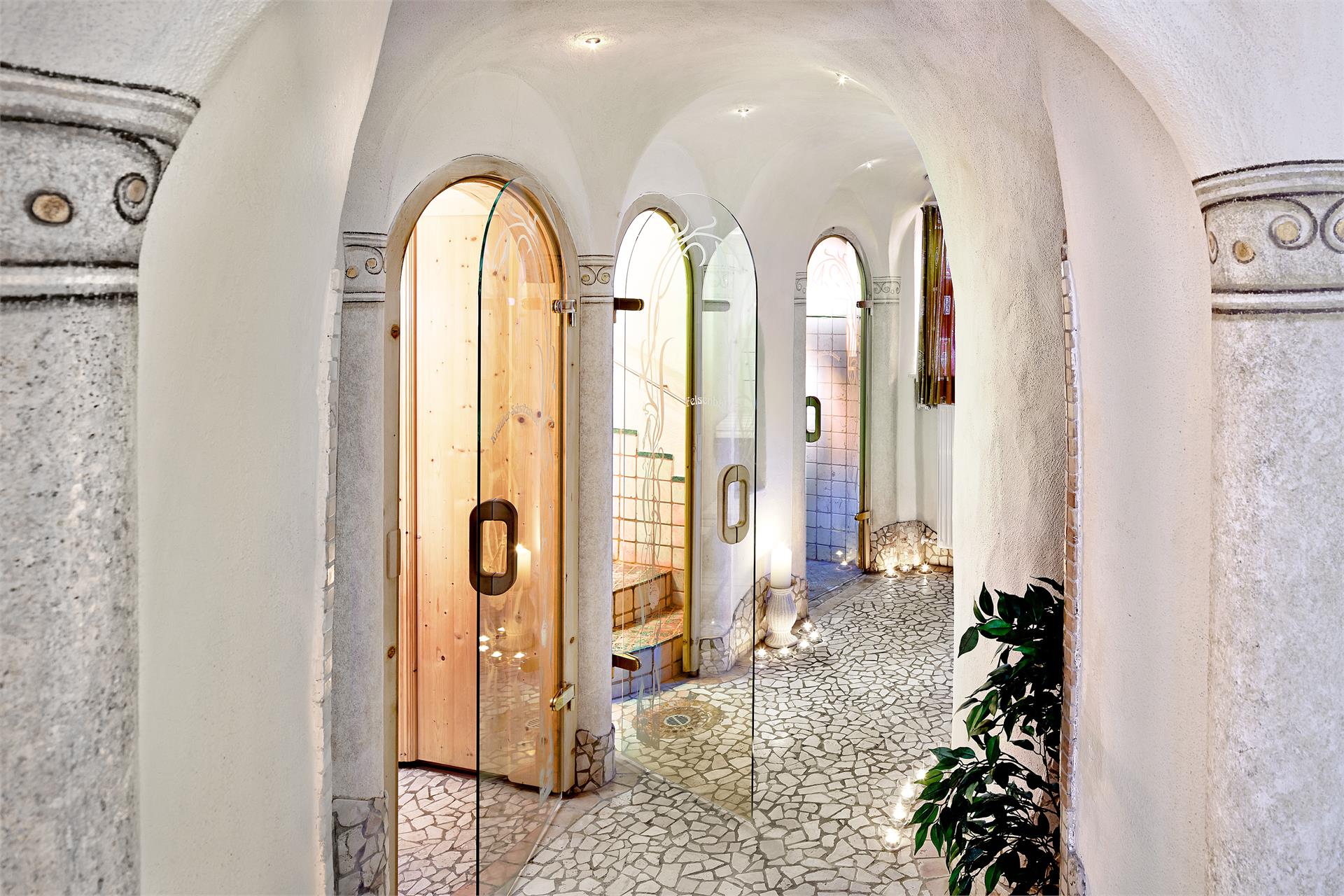 Hotel Weisses Lamm Monguelfo-Tesido 4 suedtirol.info