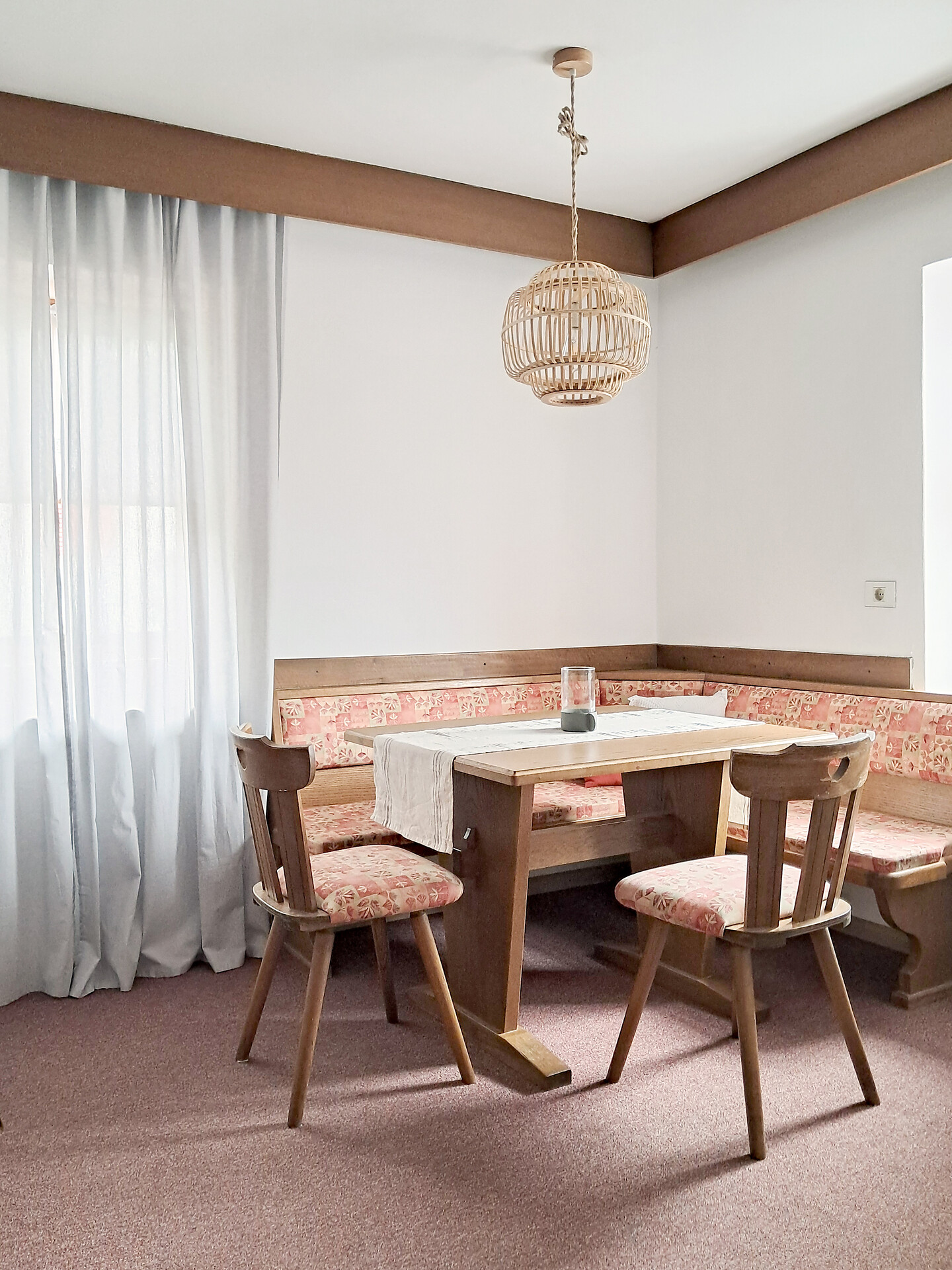 dining area for 4 people
