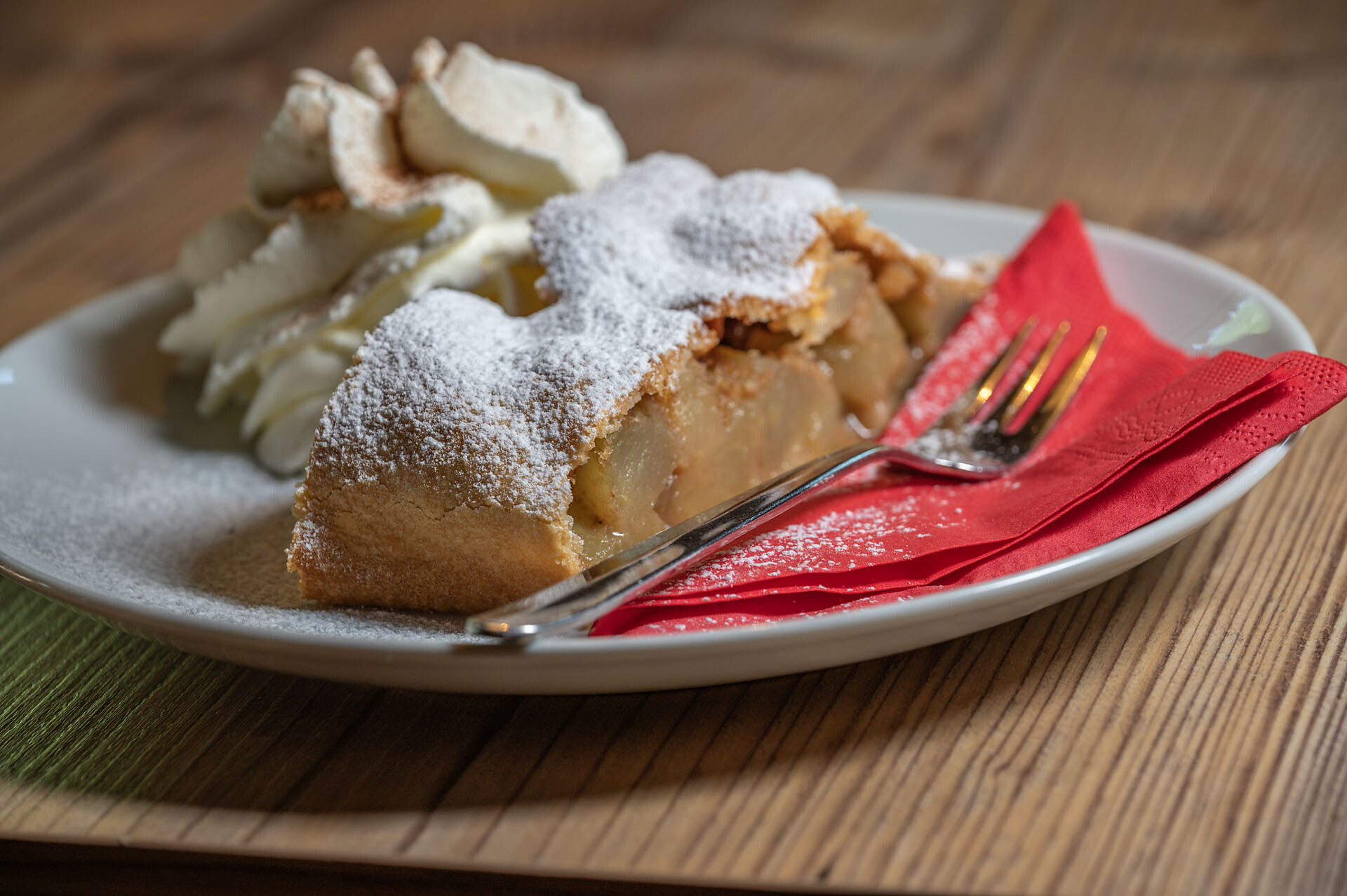 Strudel with apples