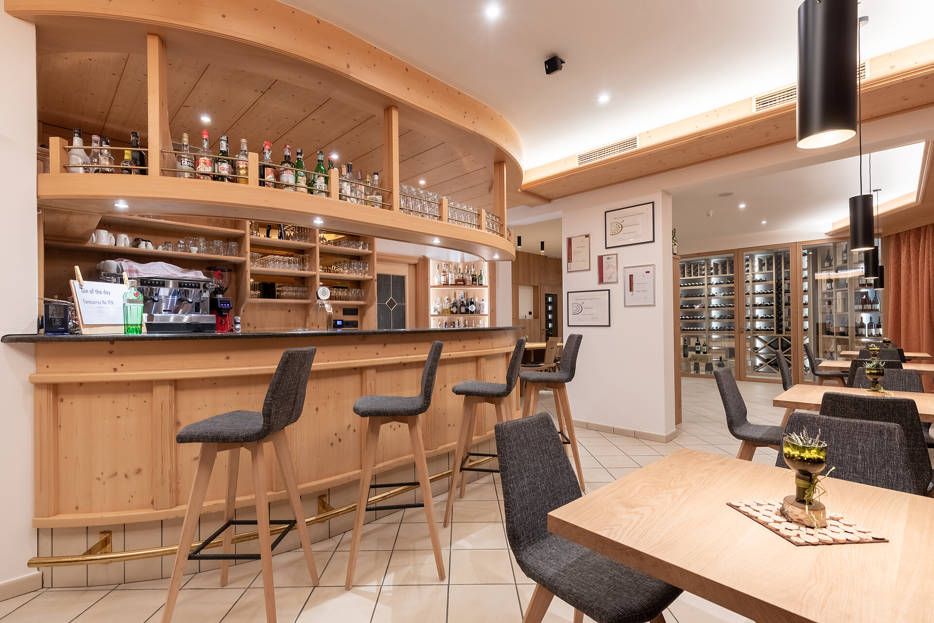Bar, Wine, Cocktail, Drinks, Atmosphere,