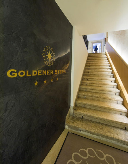 Hotel Winebar Goldener Stern Caldaro sulla Strada del Vino 20 suedtirol.info