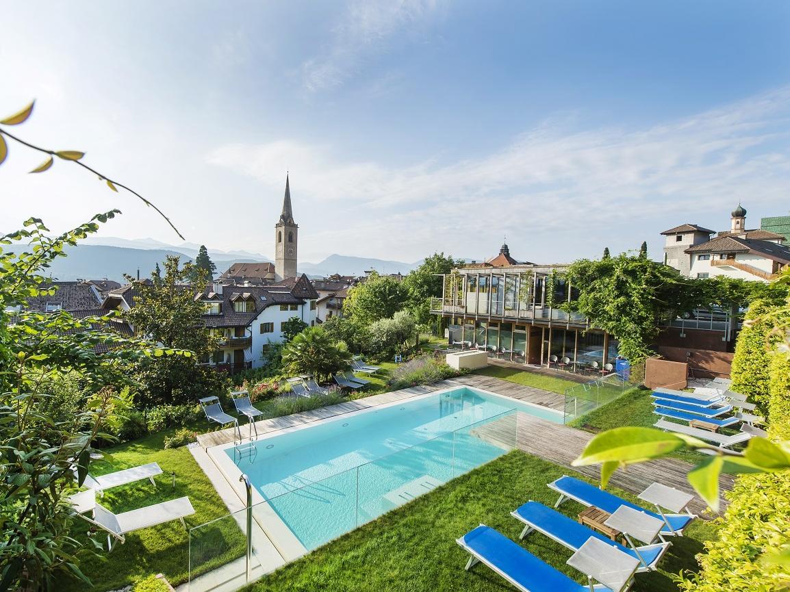 Hotel Goldener Stern Kaltern an der Weinstraße/Caldaro sulla Strada del Vino 1 suedtirol.info